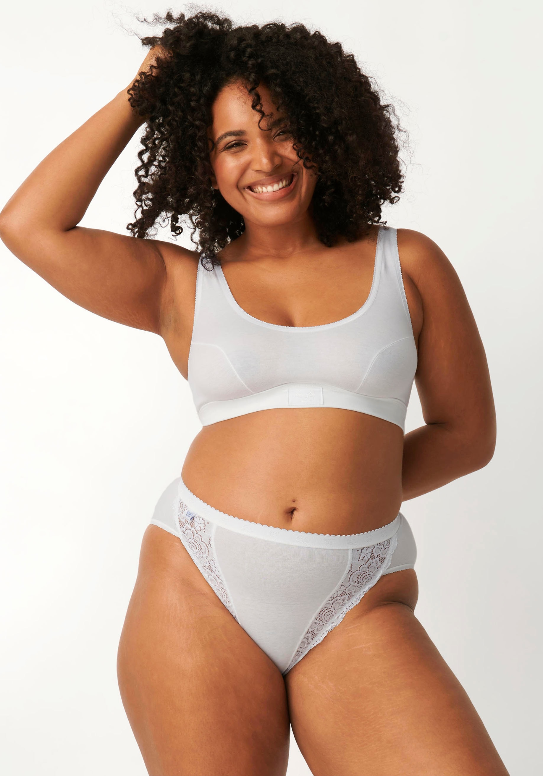 sloggi Tai-Slip »Chic Tai 4P«, (4er Pack), Damenslip mit elastischen Spitzeneinsätzen
