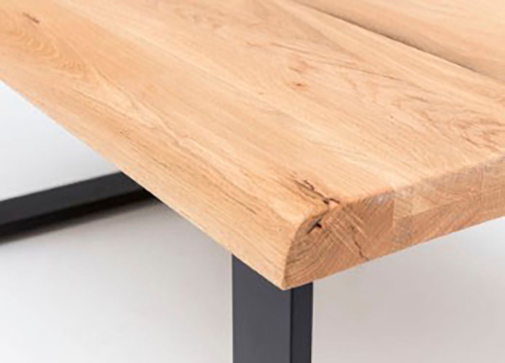 Home affaire Couchtisch "Tristan" aus Massivholz Eiche mit Baumkante