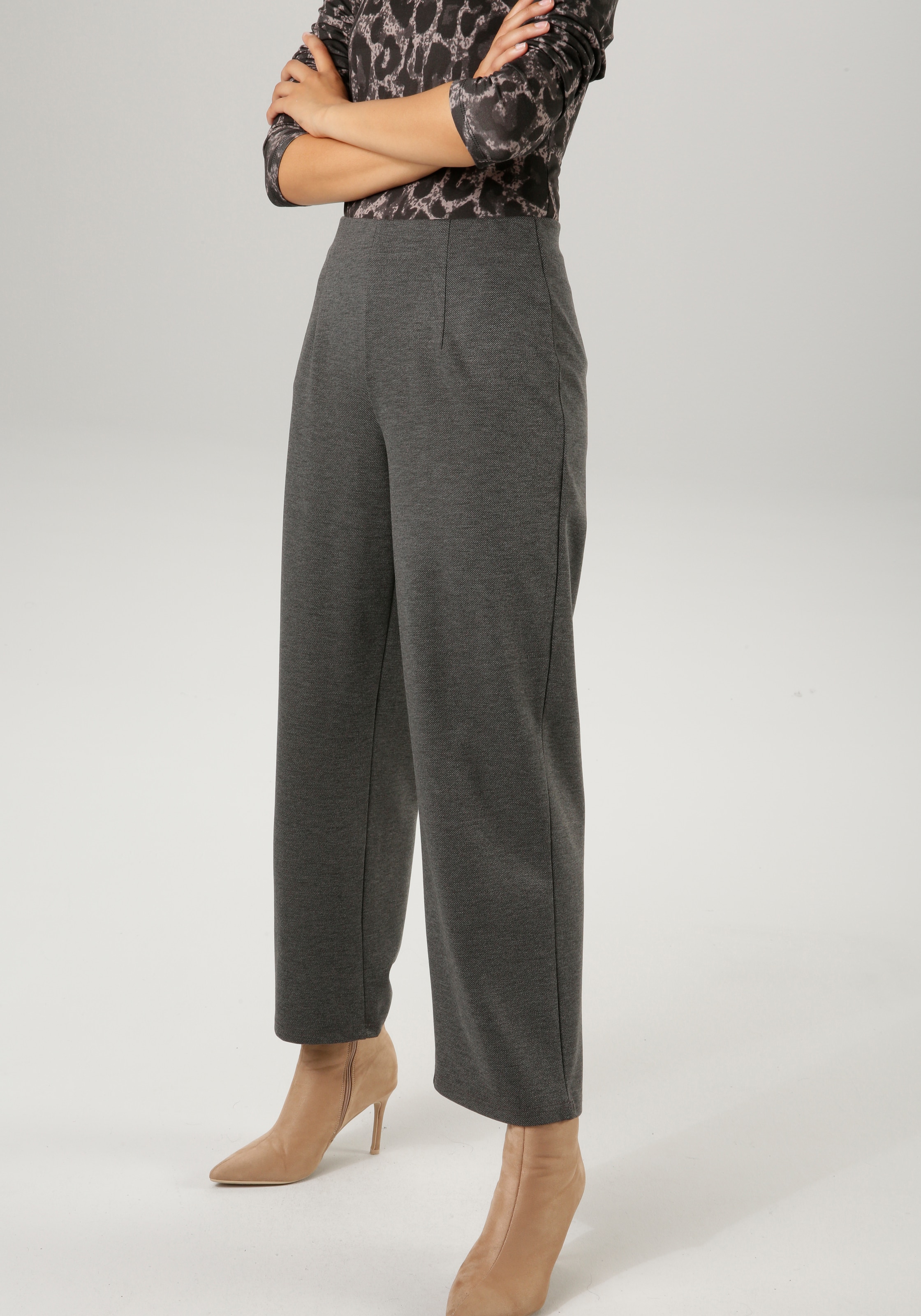 Aniston CASUAL Schlupfhose, im dezentem Streifen-Dessin