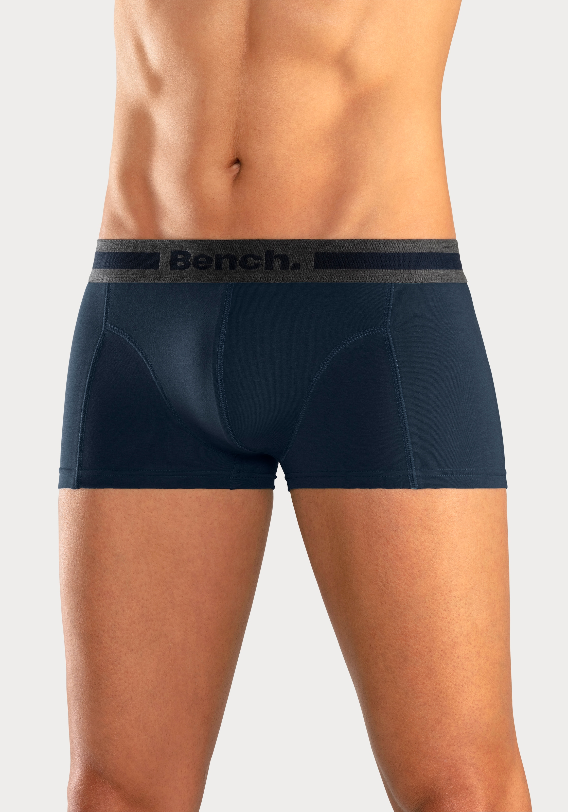 Bench. Hipster, (Packung, 4 St.), knapp sitzende Boxershorts aus Baumwollmischung