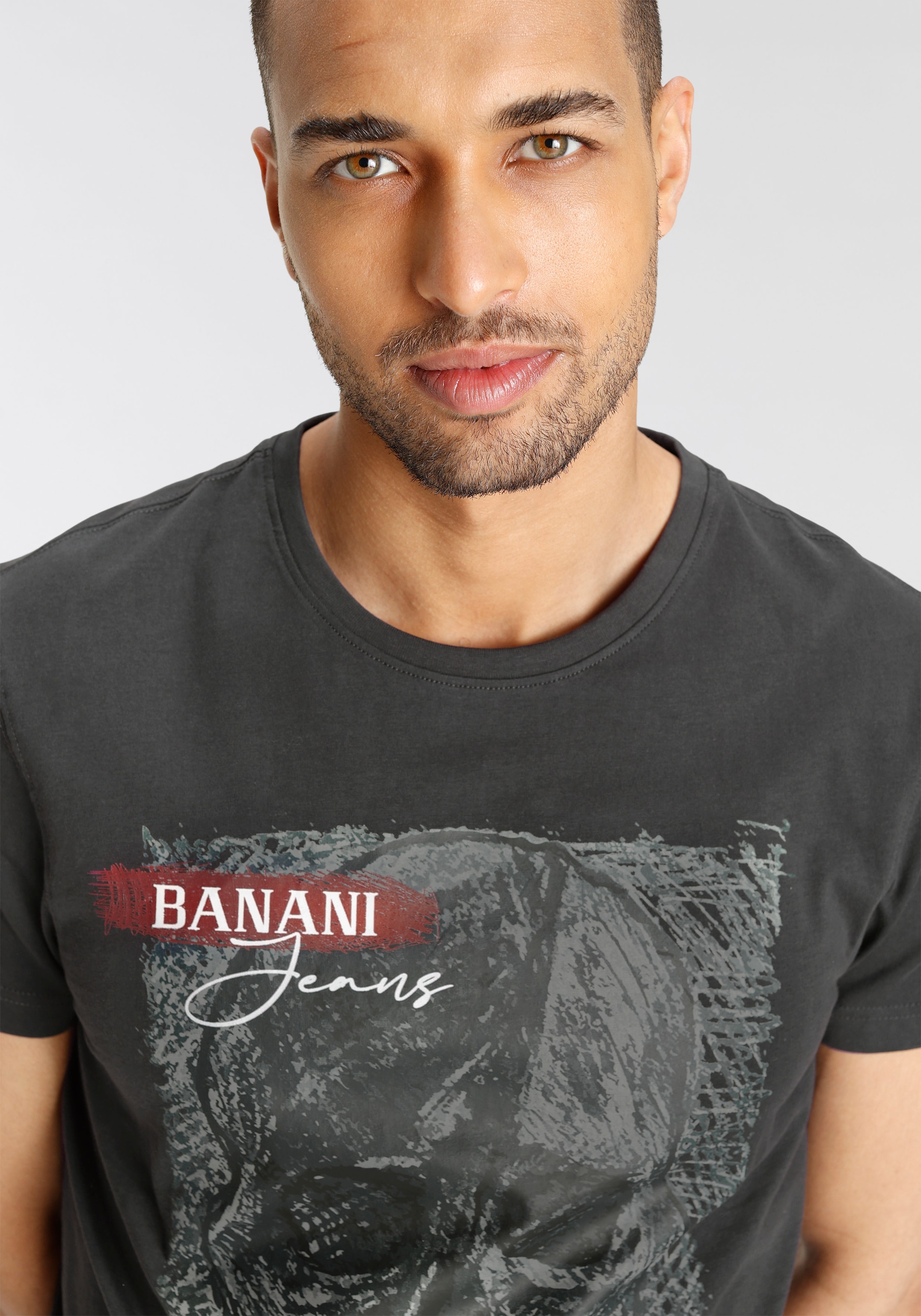 Bruno Banani T-Shirt, shoppen online Jelmoli-Versand | grossem mit Frontprint
