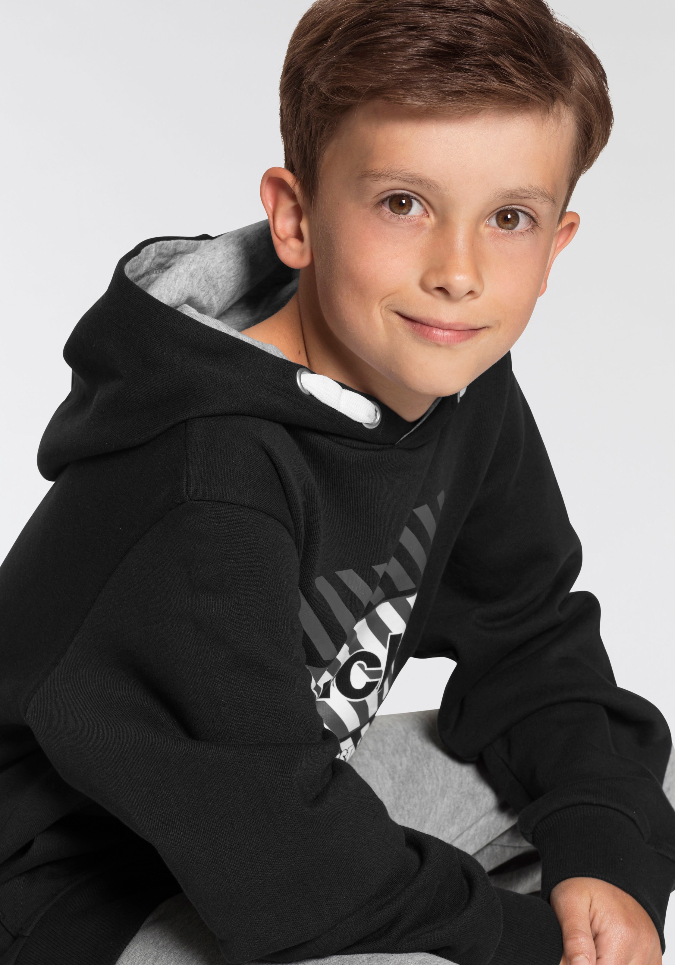 Bench. Kapuzensweatshirt »Black&White«, mit trendigem | Jelmoli-Versand Shop Online Druck