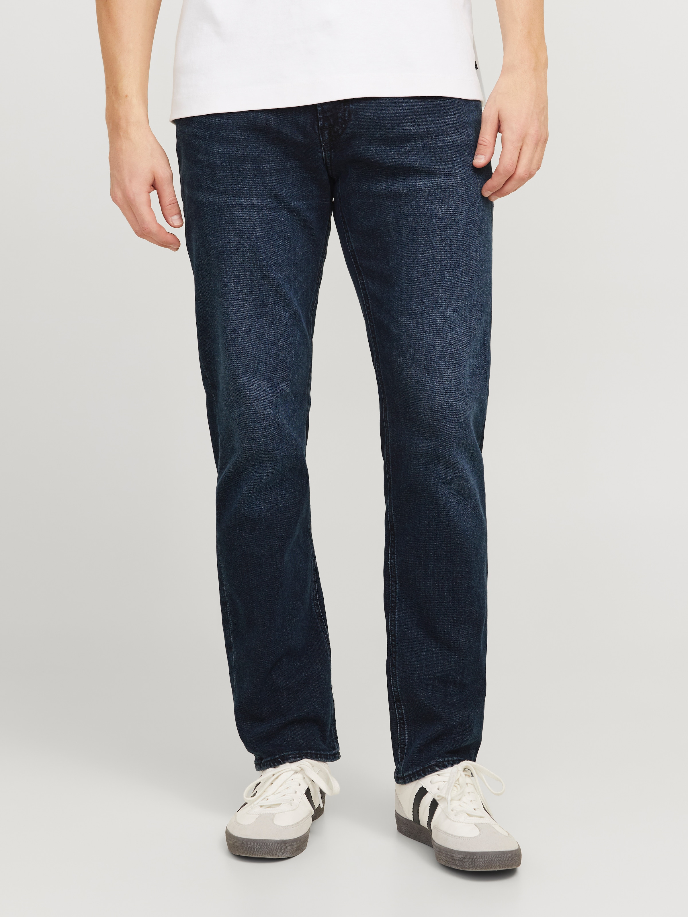 Jack & Jones Regular-fit-Jeans »JJICLARK im Used-Look, Stretchkomfort und niedrige Leibhöhe« Baumwolle, regular fit