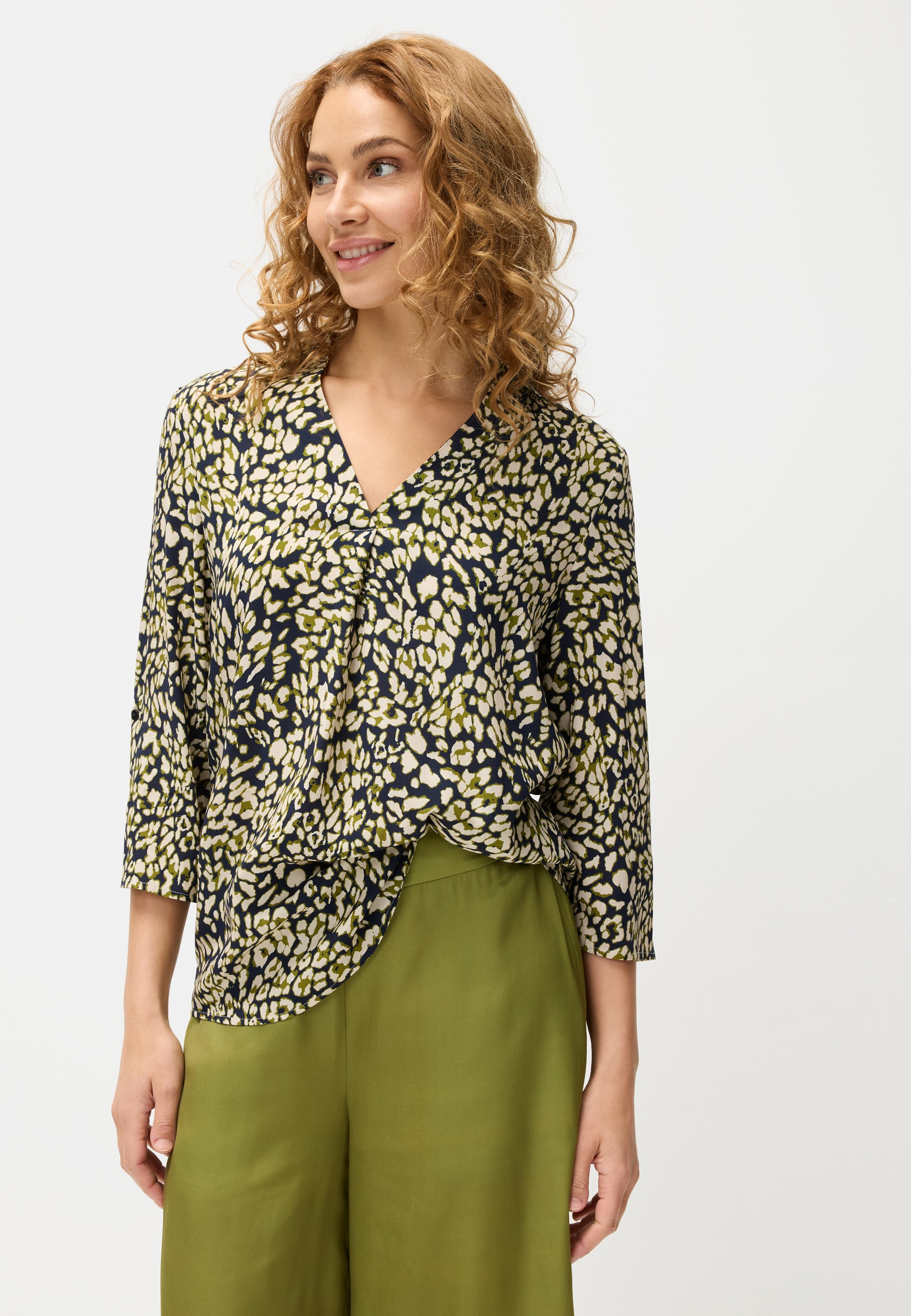 LASCANA Schlupfbluse mit 3/4-Ärmeln, elegante Damenbluse mit Animalprint