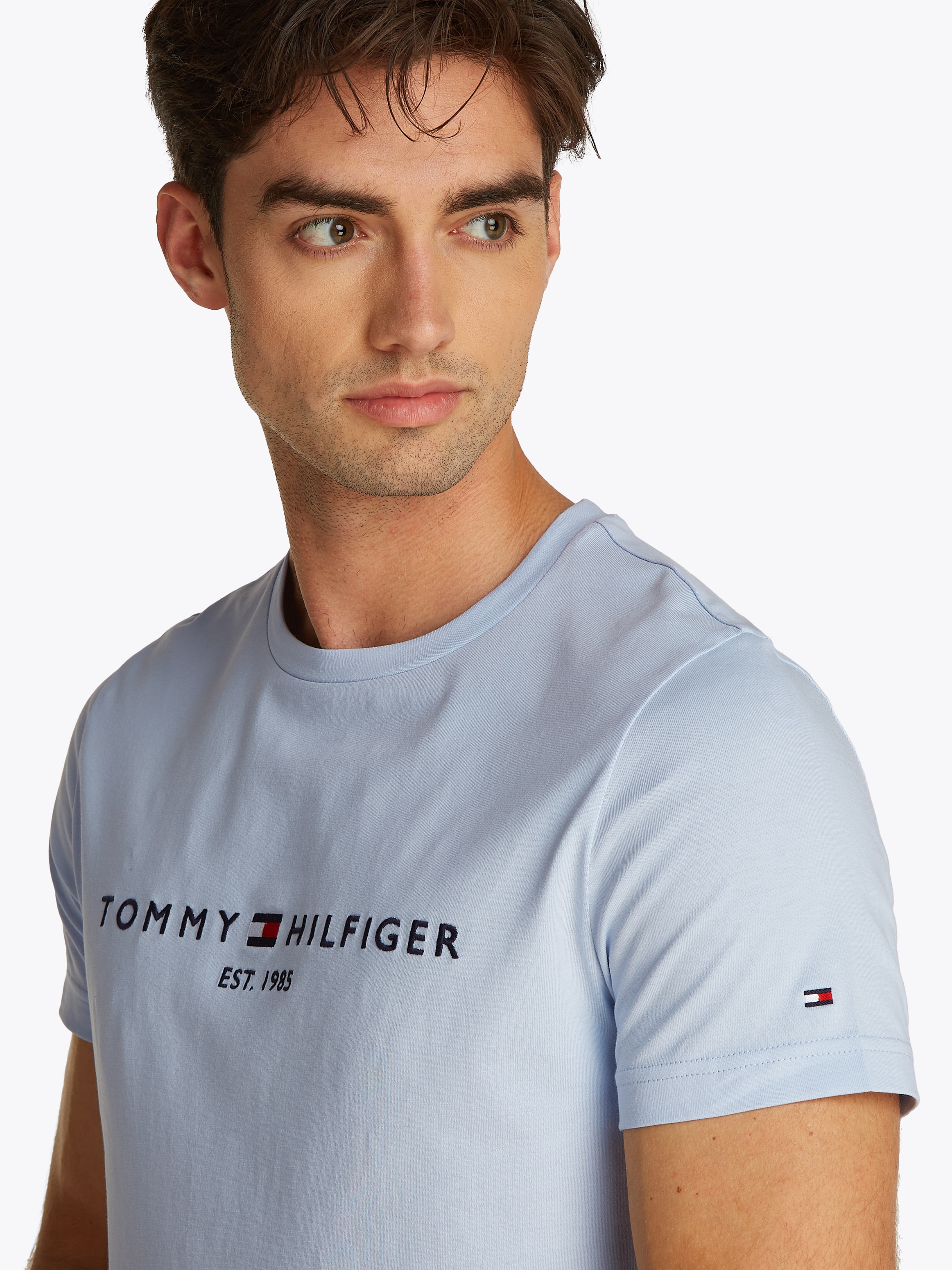 Tommy Hilfiger T-Shirt »TOMMY LOGO TEE«, aus reiner, nachhaltiger Baumwolle