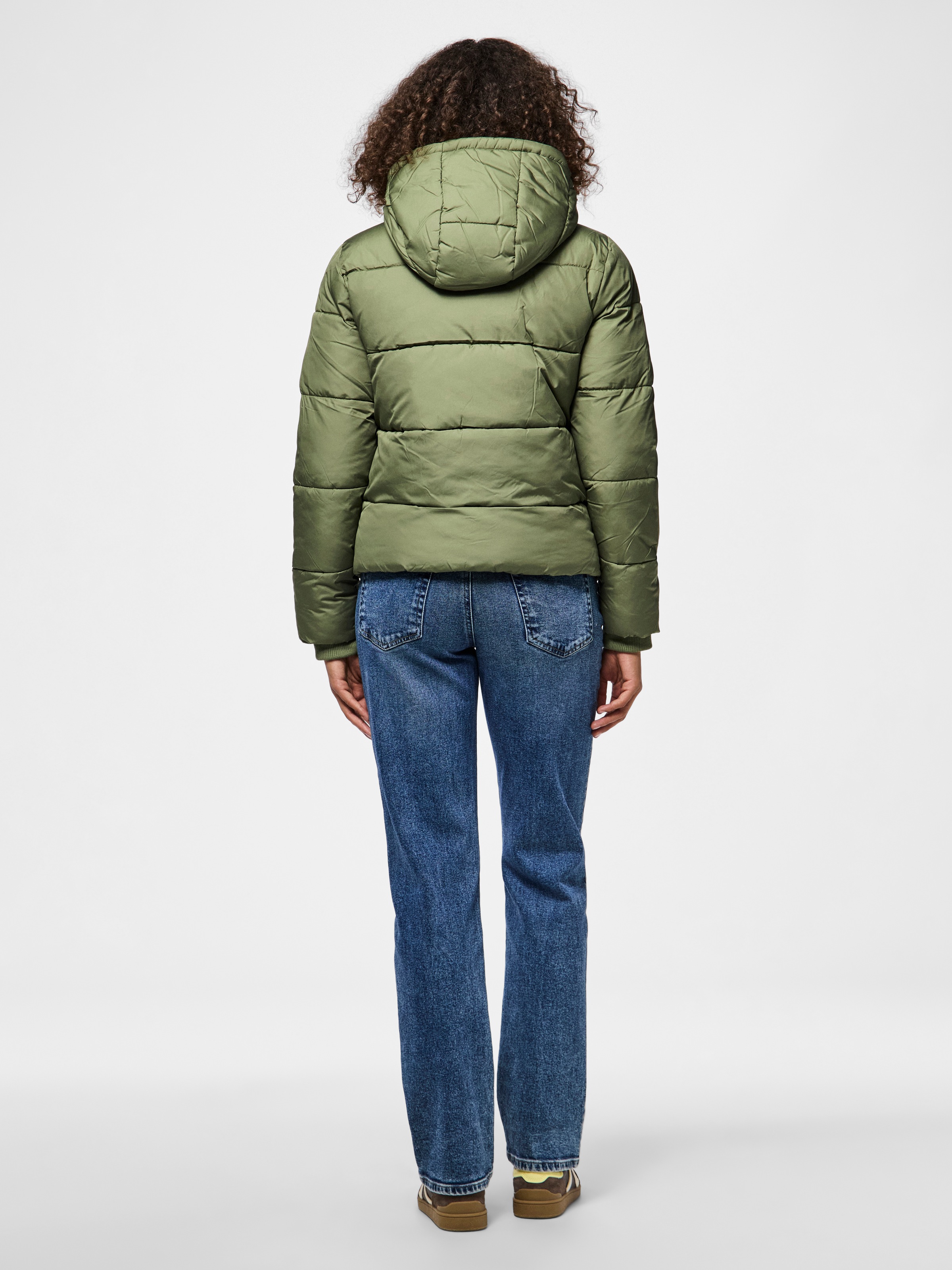 pieces Steppjacke »PCBEE NEW SHORT PUFFER JACKET NOOS BC«, mit Kapuze