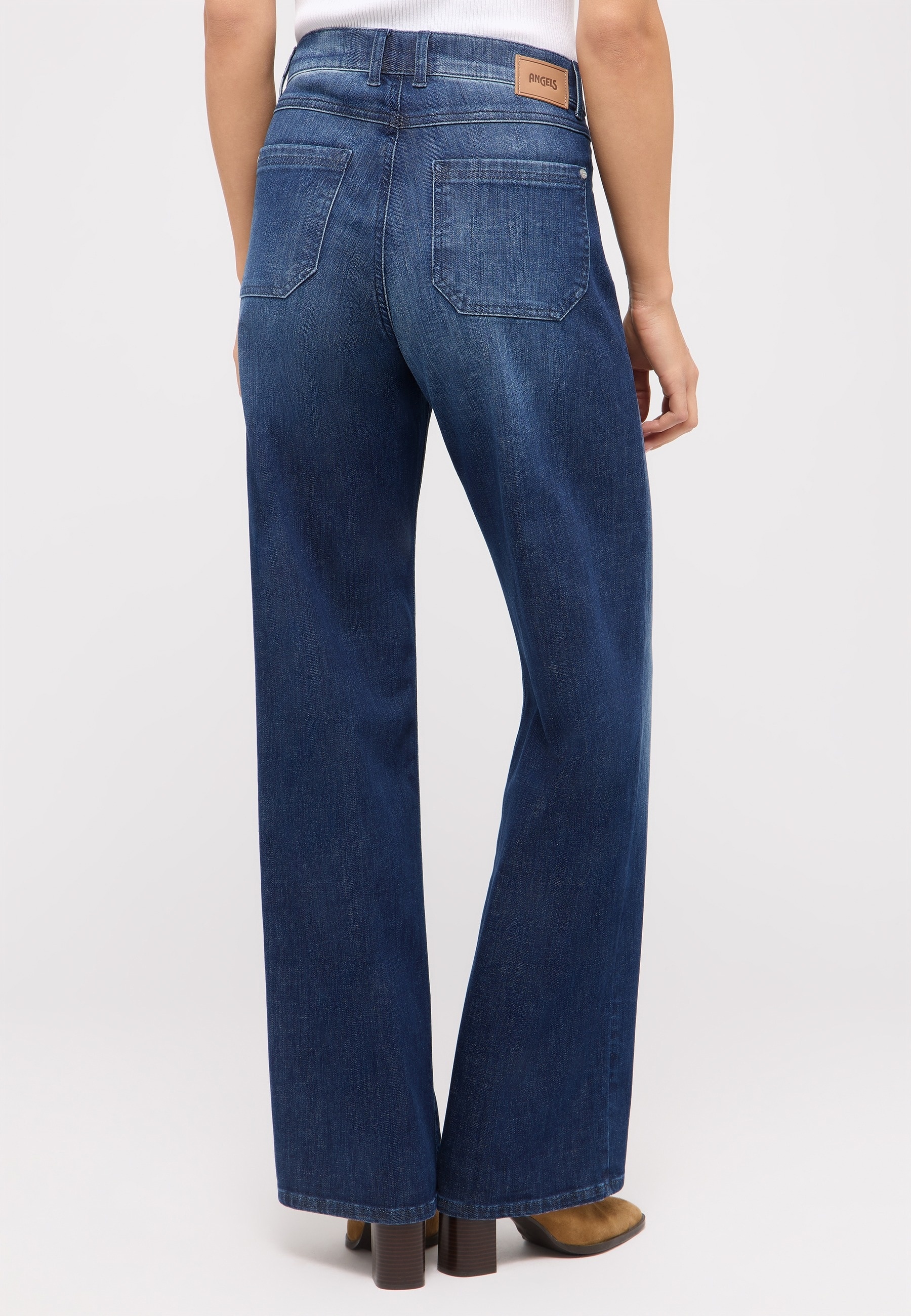 ANGELS Relax-fit-Jeans »LIZ WORKER«, mit grossen Vordertaschen und Fade-Out Effekten