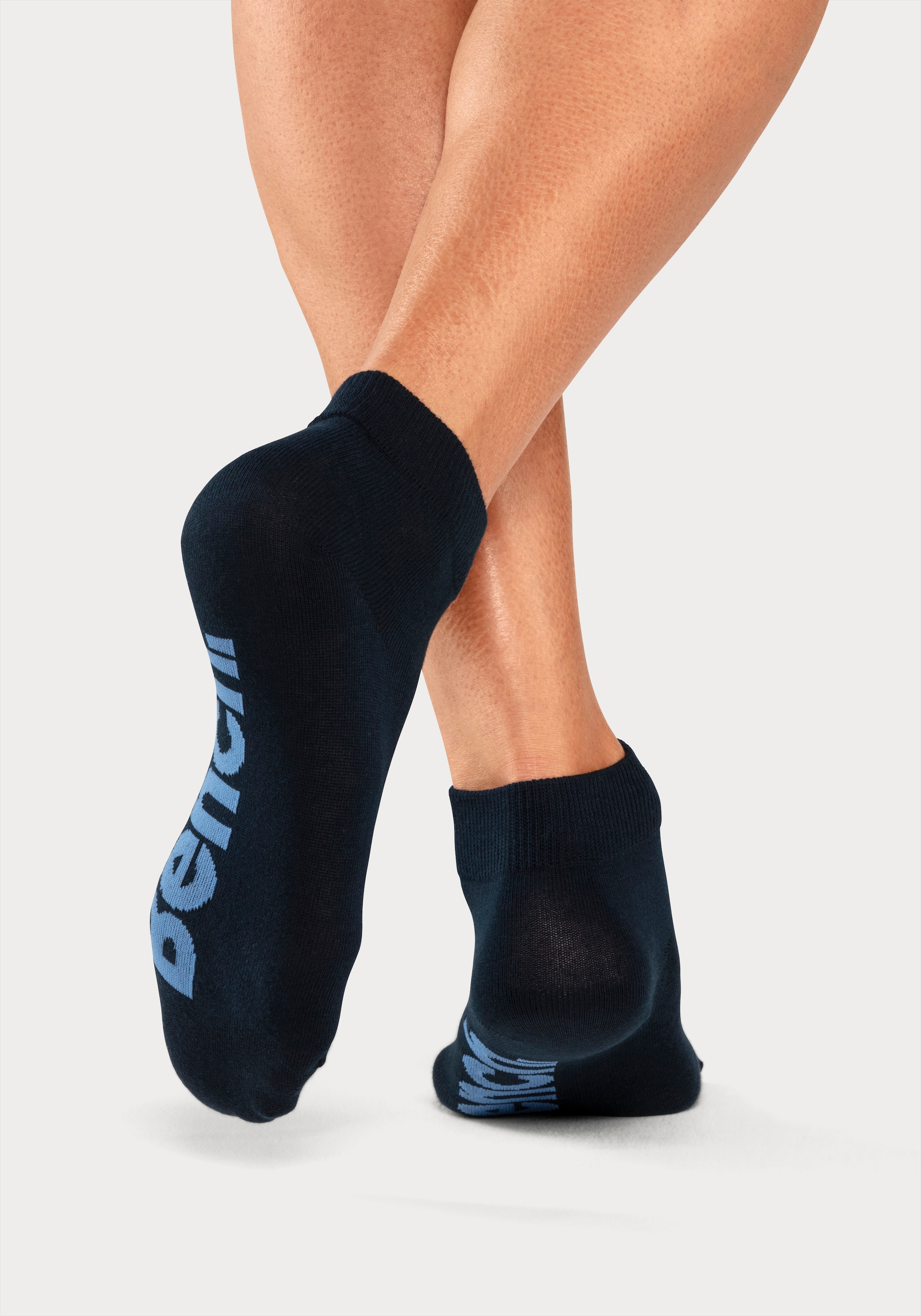 Bench. Kurzsocken, (Federtasche, 7 Paar), in ansprechendem Mäppchen mit Reissverschluss