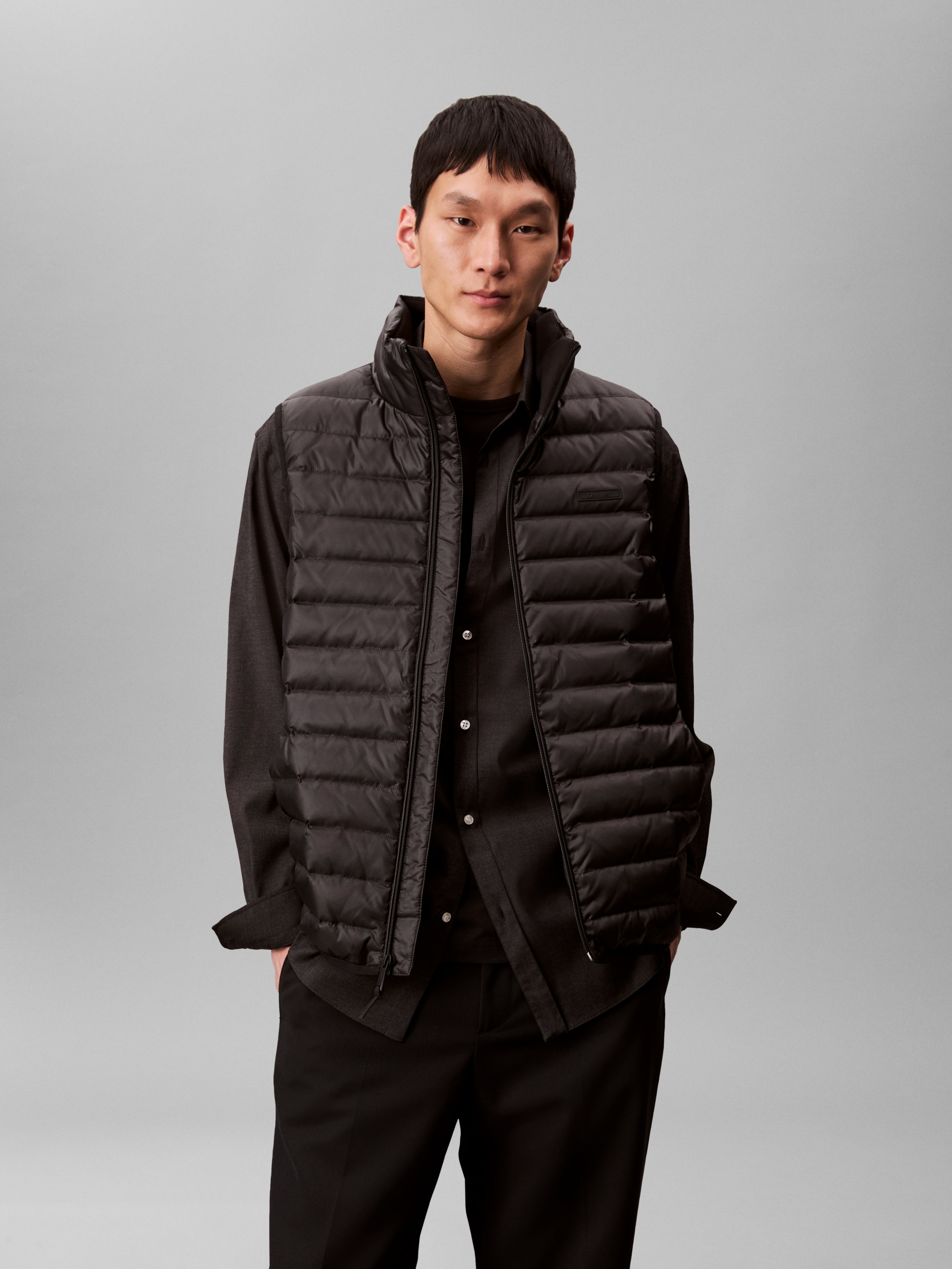 Calvin Klein Steppweste »SLVLSS LT WT NYLON PUFFER VEST« Mit Rundhalsausschnitt