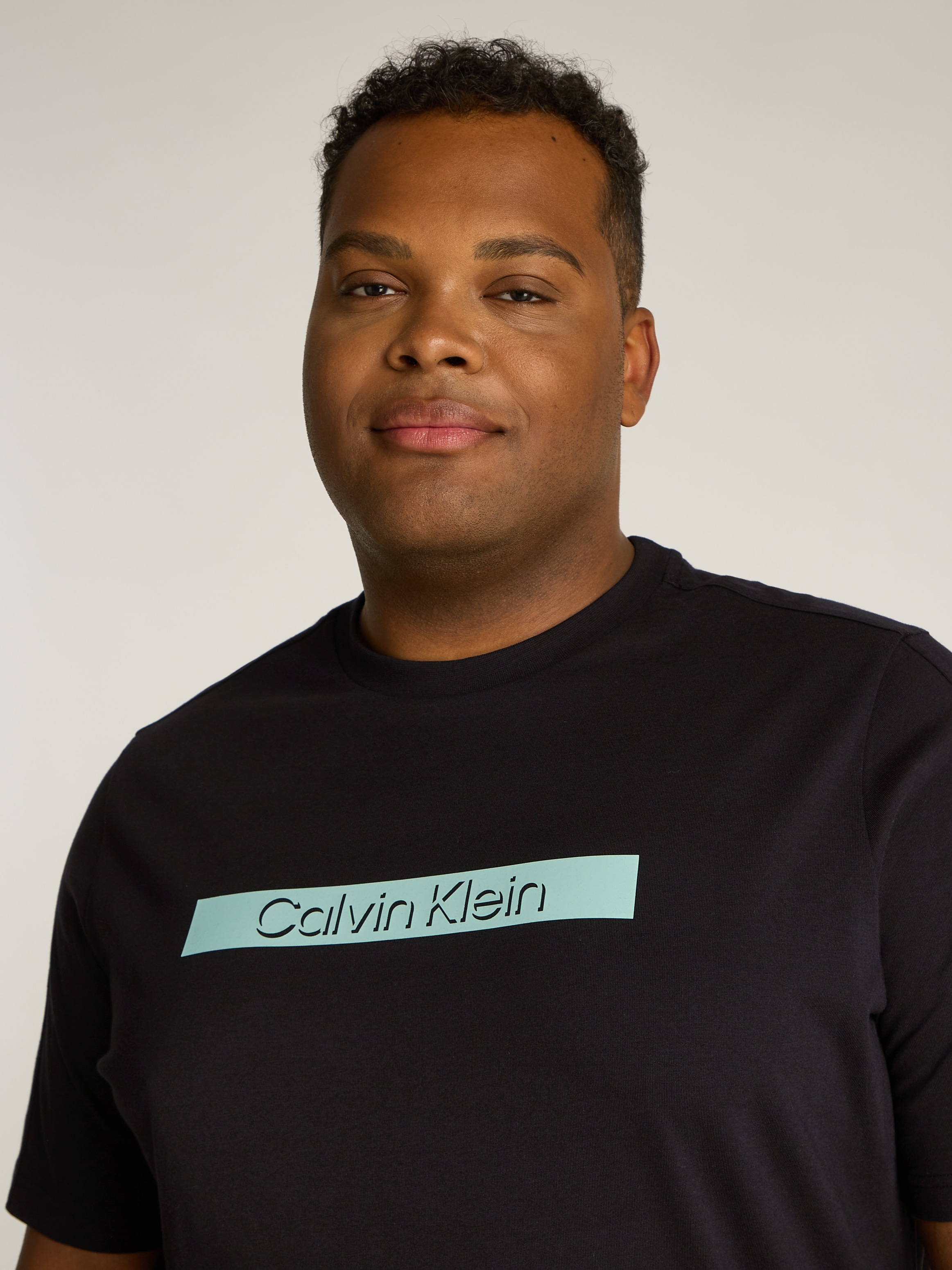 Calvin Klein Big&Tall T-Shirt »BT_CUT OUT SHADOW LOGO T-SHIRT«, in grossen Grössen mit Logodruck