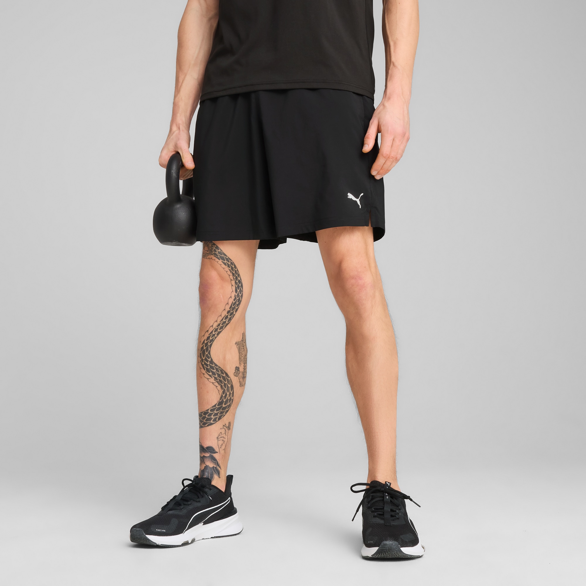 PUMA Trainingsshorts »M TAD ESSENTIALS 7" WOVEN SHORT« für Training, atmungsaktiv, mit DryCELL Technologie, regular fit
