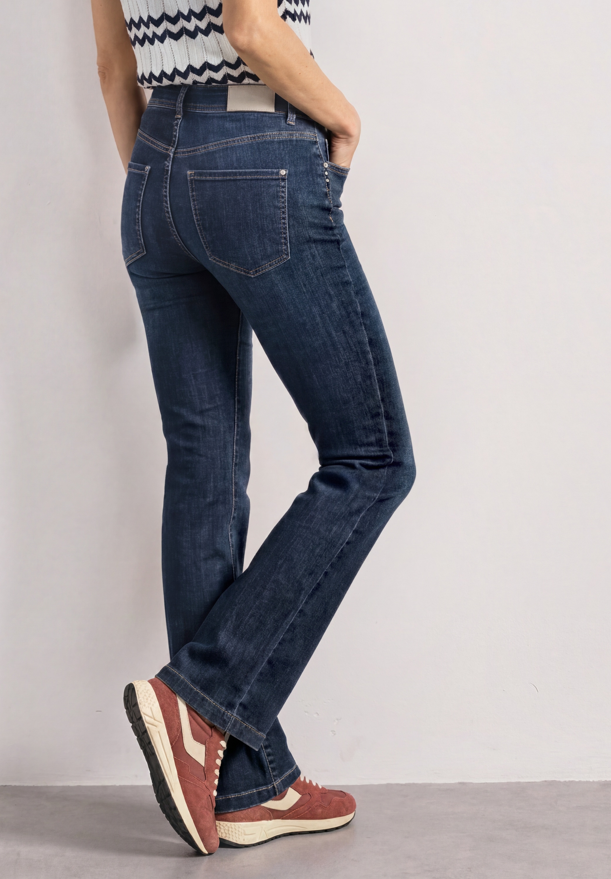 STREET ONE Bootcut-Jeans "Style Blaire" im Slim Fit / Stretch