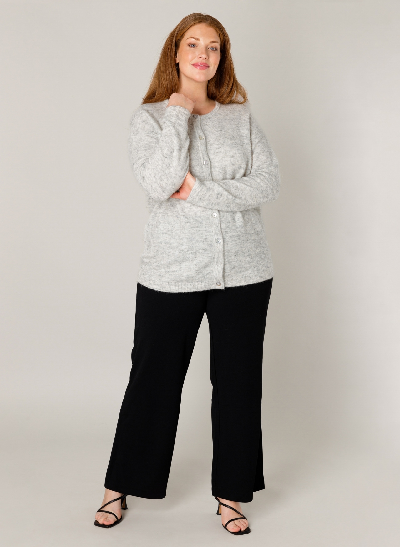 Base Level Curvy Cardigan »Yulia«, mit Woll-Anteil und Knopfleiste