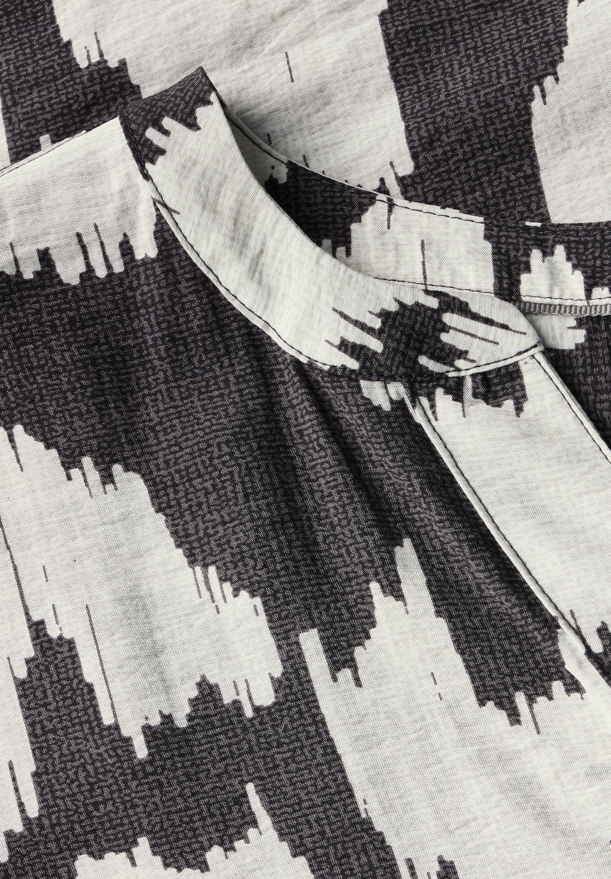 Cecil Midikleid, mit grafischem Muster