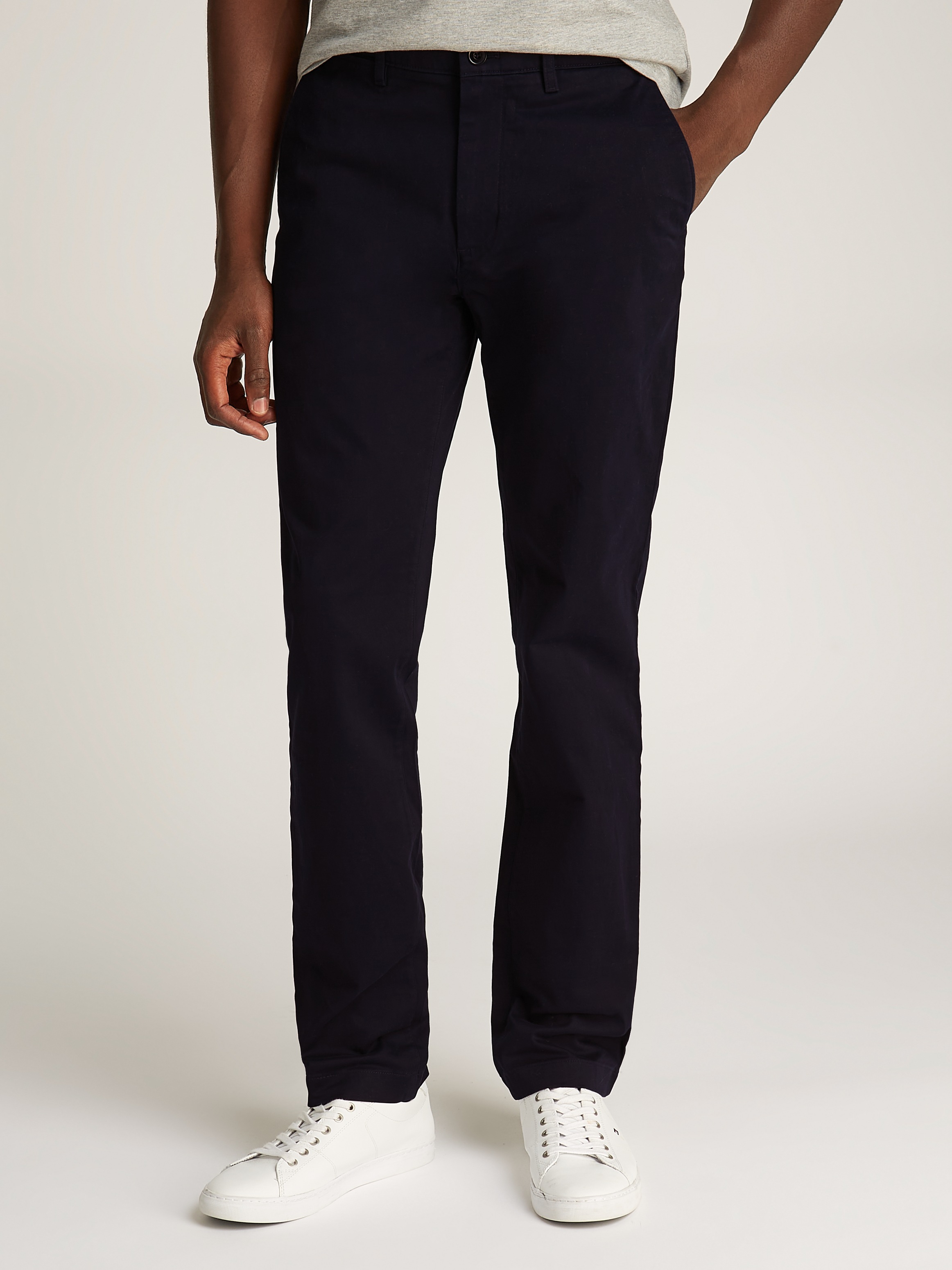 Tommy Hilfiger Chinohose »DENTON CHINO SATIN«, mit Gesässtaschen mit Knopf, Logostickerei