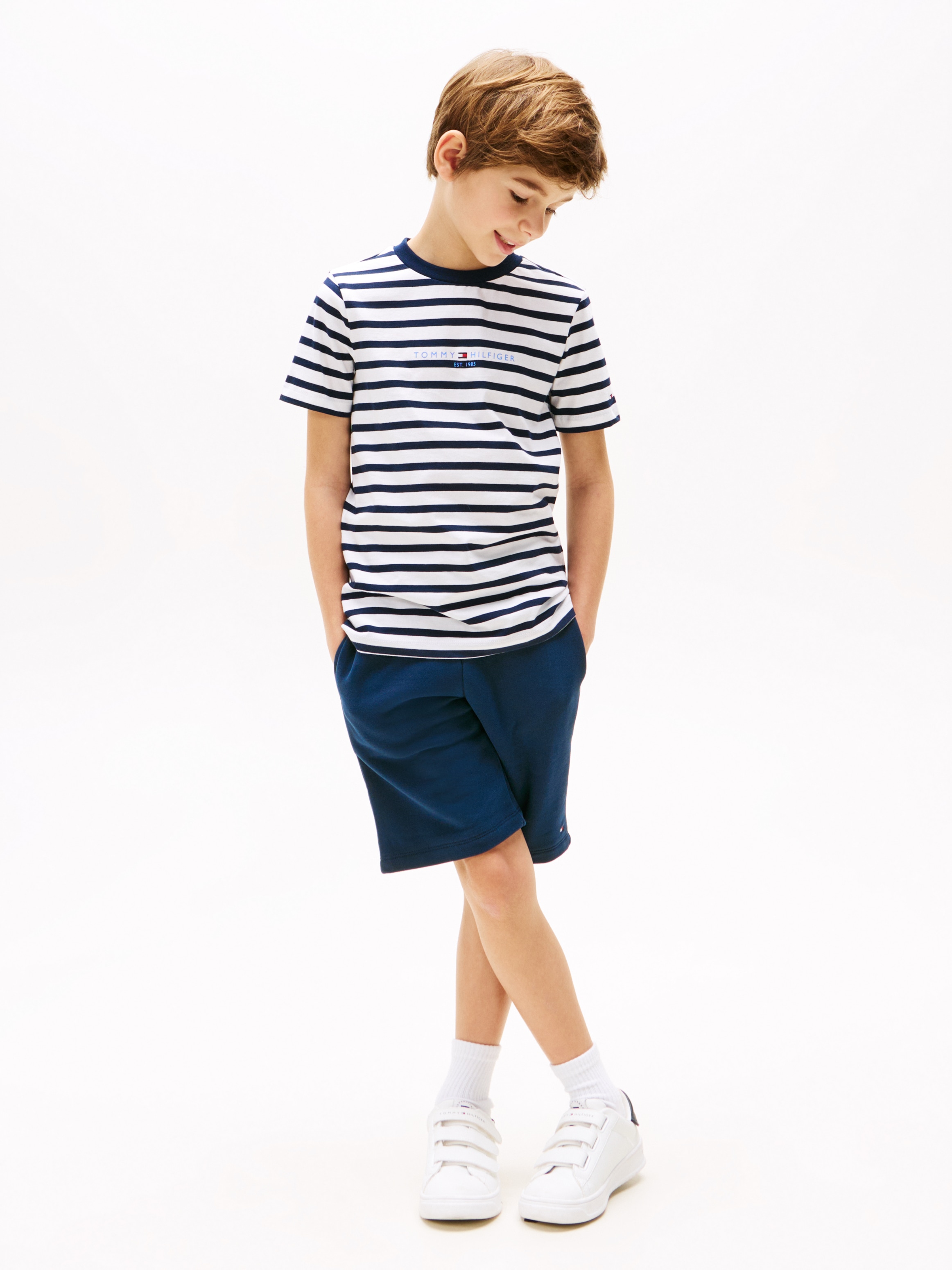 Tommy Hilfiger T-Shirt & Shorts »ESSENTIAL SET«, mit Logoschriftzug