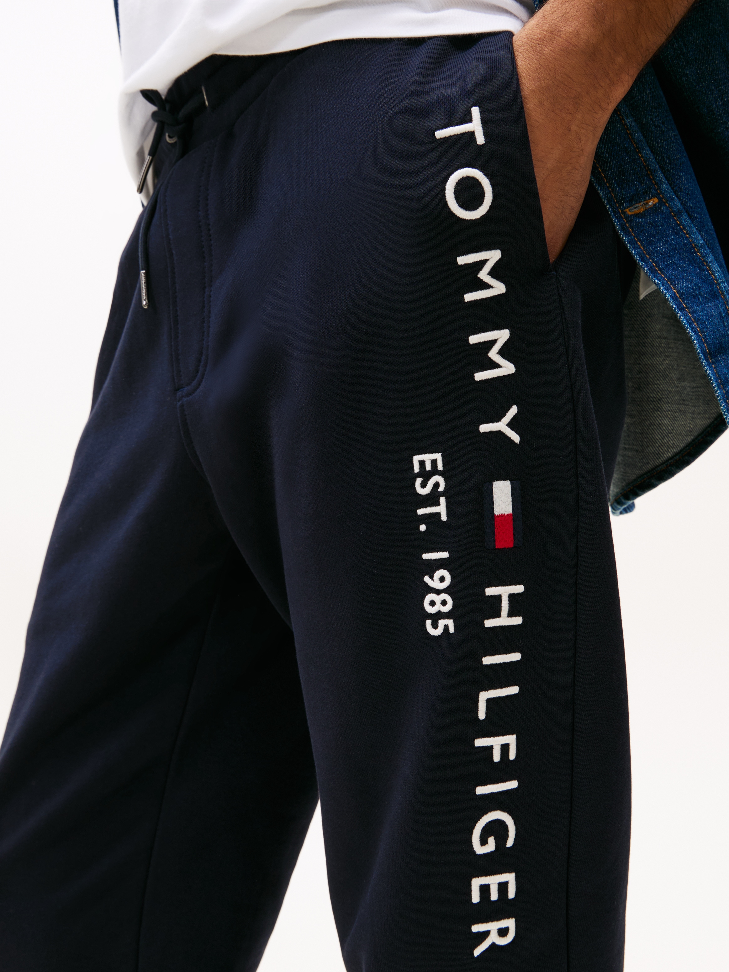 Tommy Hilfiger Sweathose »BASIC BRANDED SWEATPANTS«, mit grossem Tommy Hilfiger Schriftzug