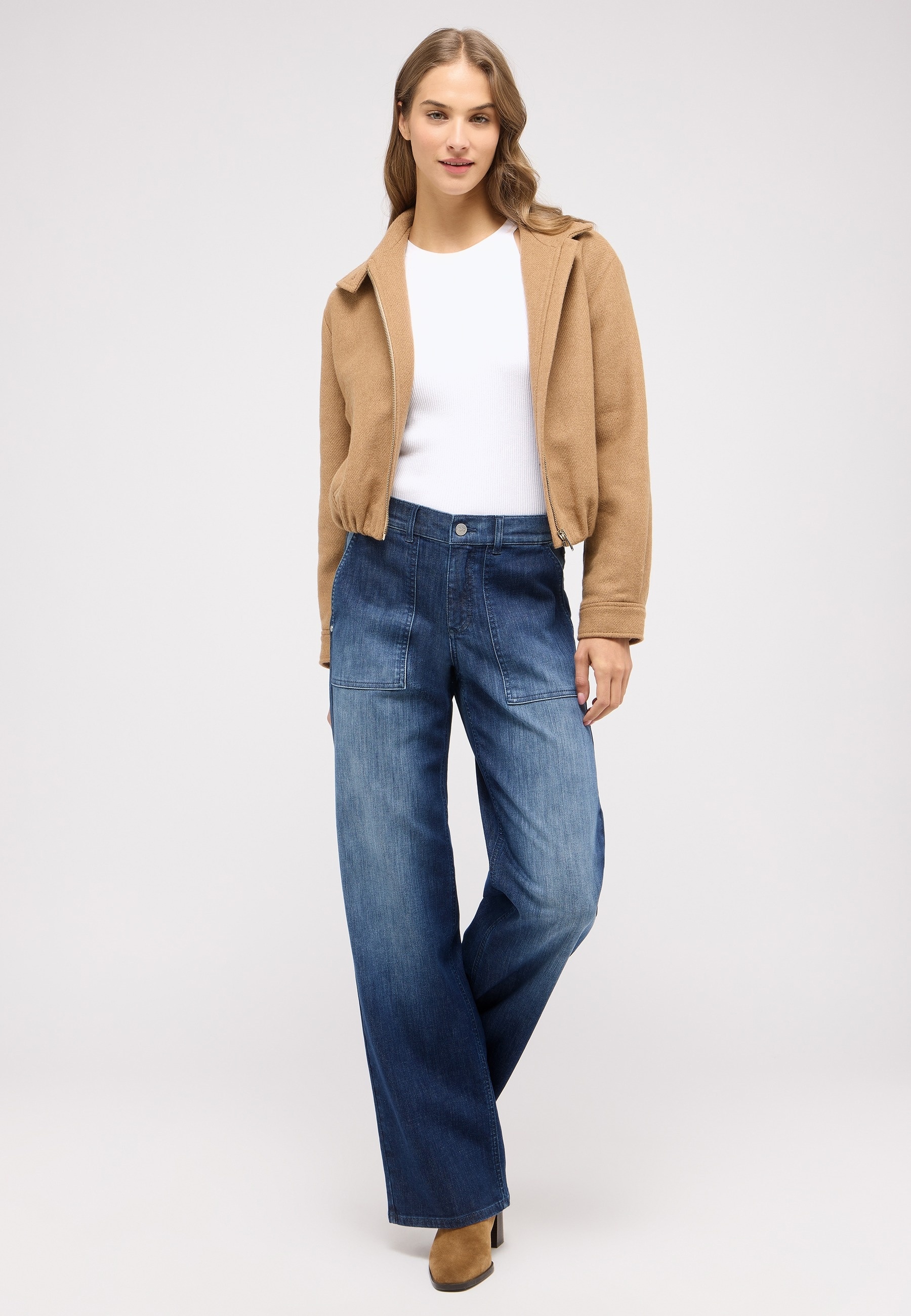 ANGELS Relax-fit-Jeans »LIZ WORKER«, mit grossen Vordertaschen und Fade-Out Effekten