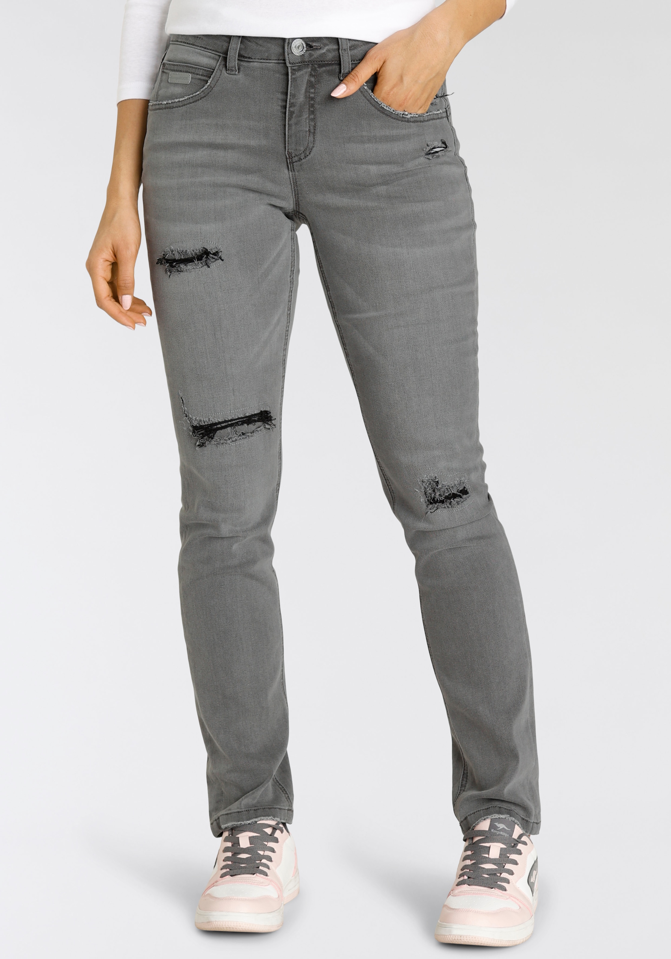 KangaROOS Bequeme Jeans »CROPPED RELAXED FIT«, In cooler Used Optik- NEUE  KOLLEKTION online kaufen bei Jelmoli-Versand Schweiz