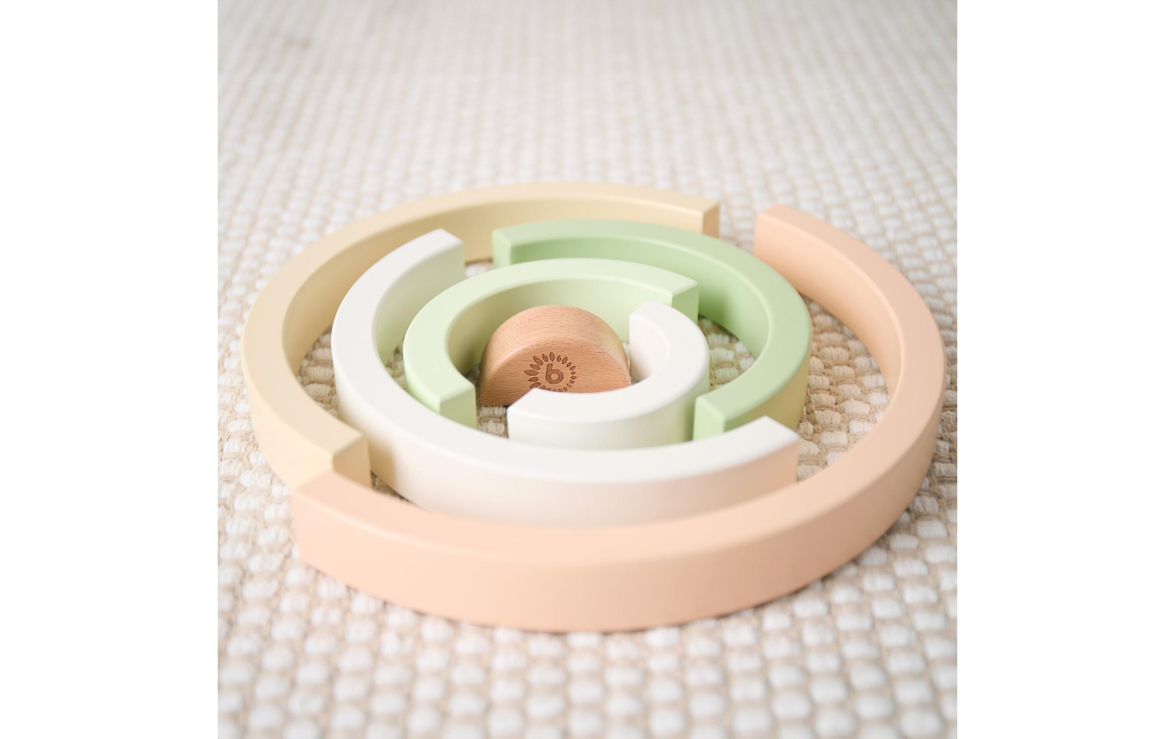 BIECO Stapelspielzeug »Regenbogen Hase Fine 24 cm x 12 cm x 2,5 cm«