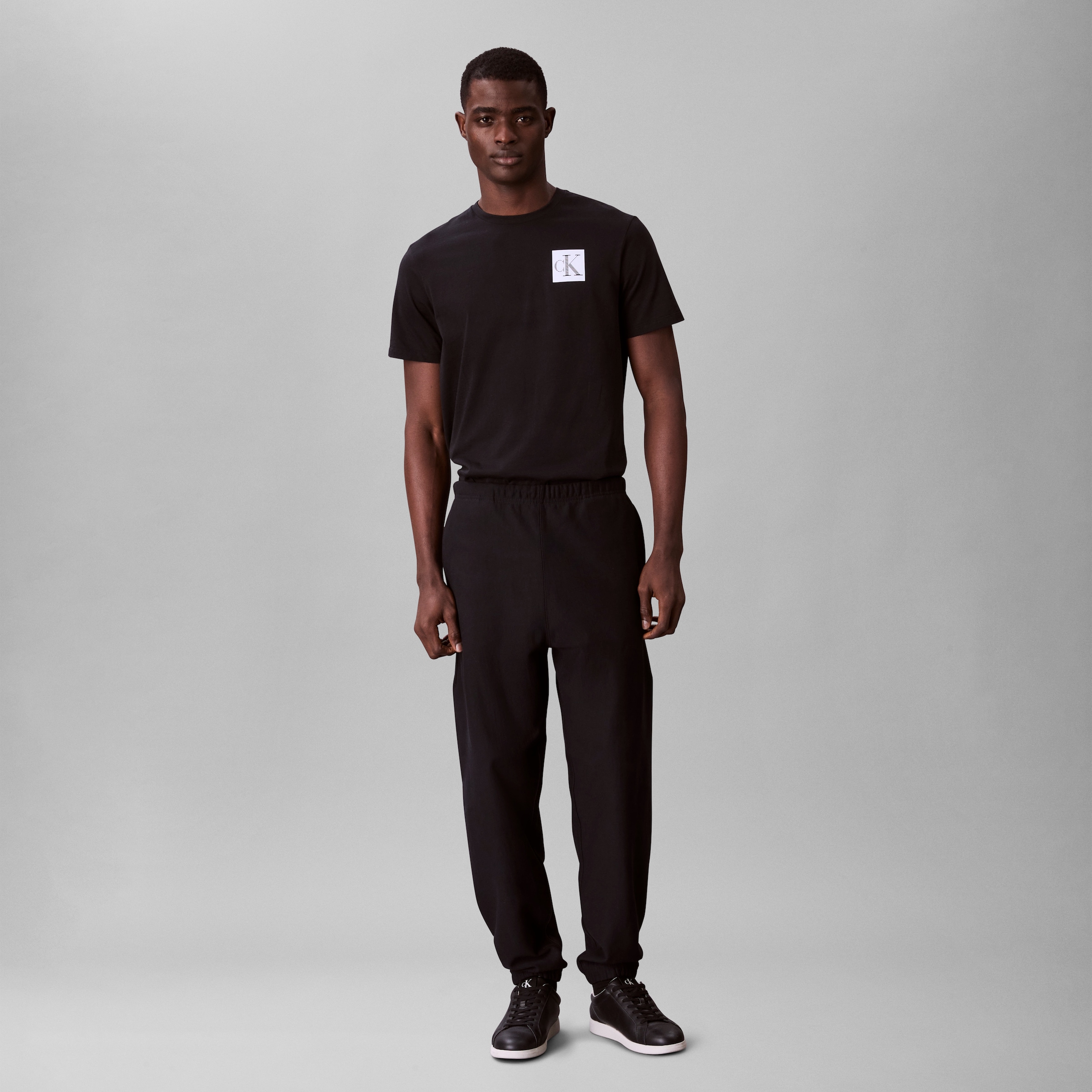 Calvin Klein Jeans T-Shirt »SS GRDNT MNGRM E LG«, Mit Rundhalsausschnitt