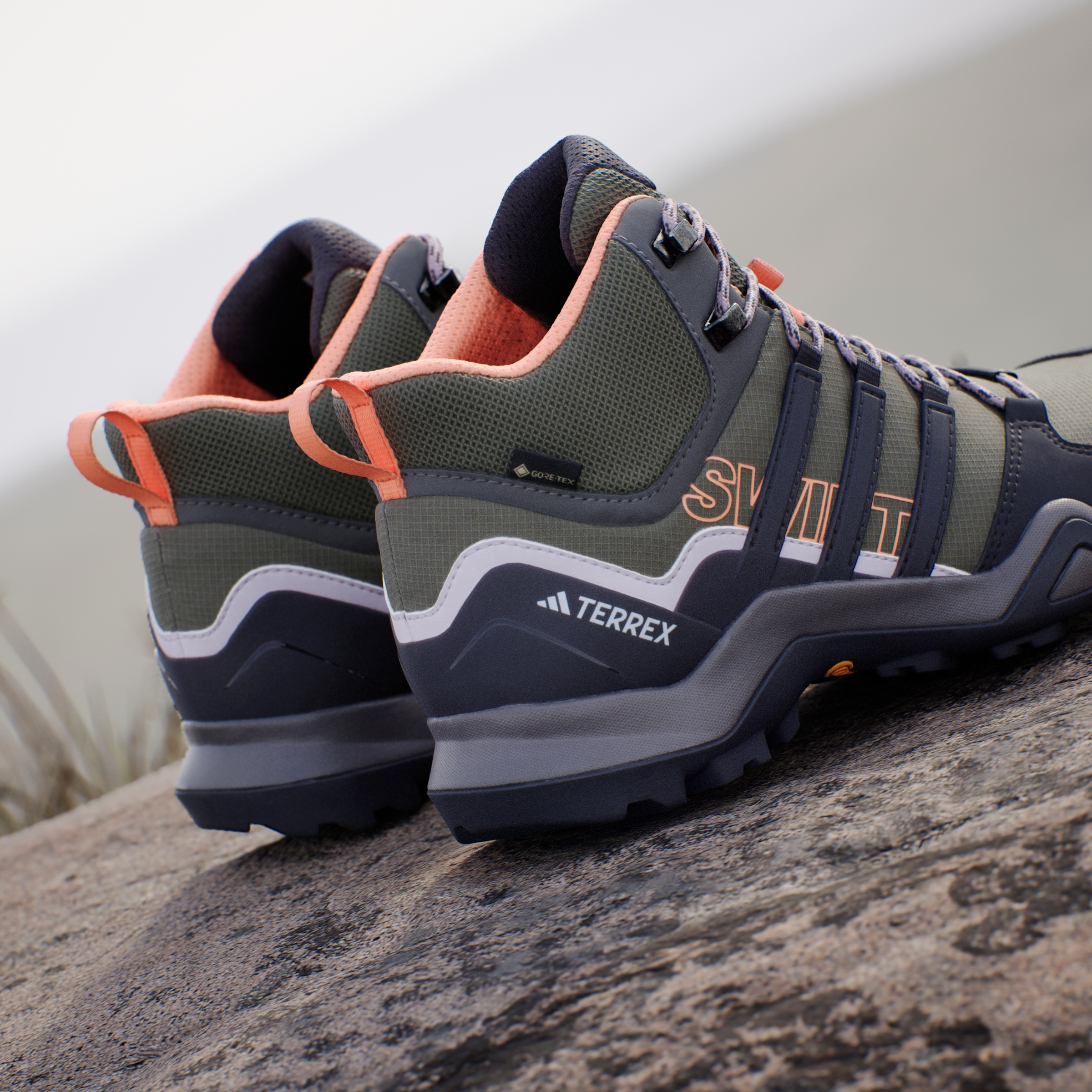 adidas TERREX Wanderschuh »TERREX SWIFT R2 MID GORE-TEX«, wasserdicht
