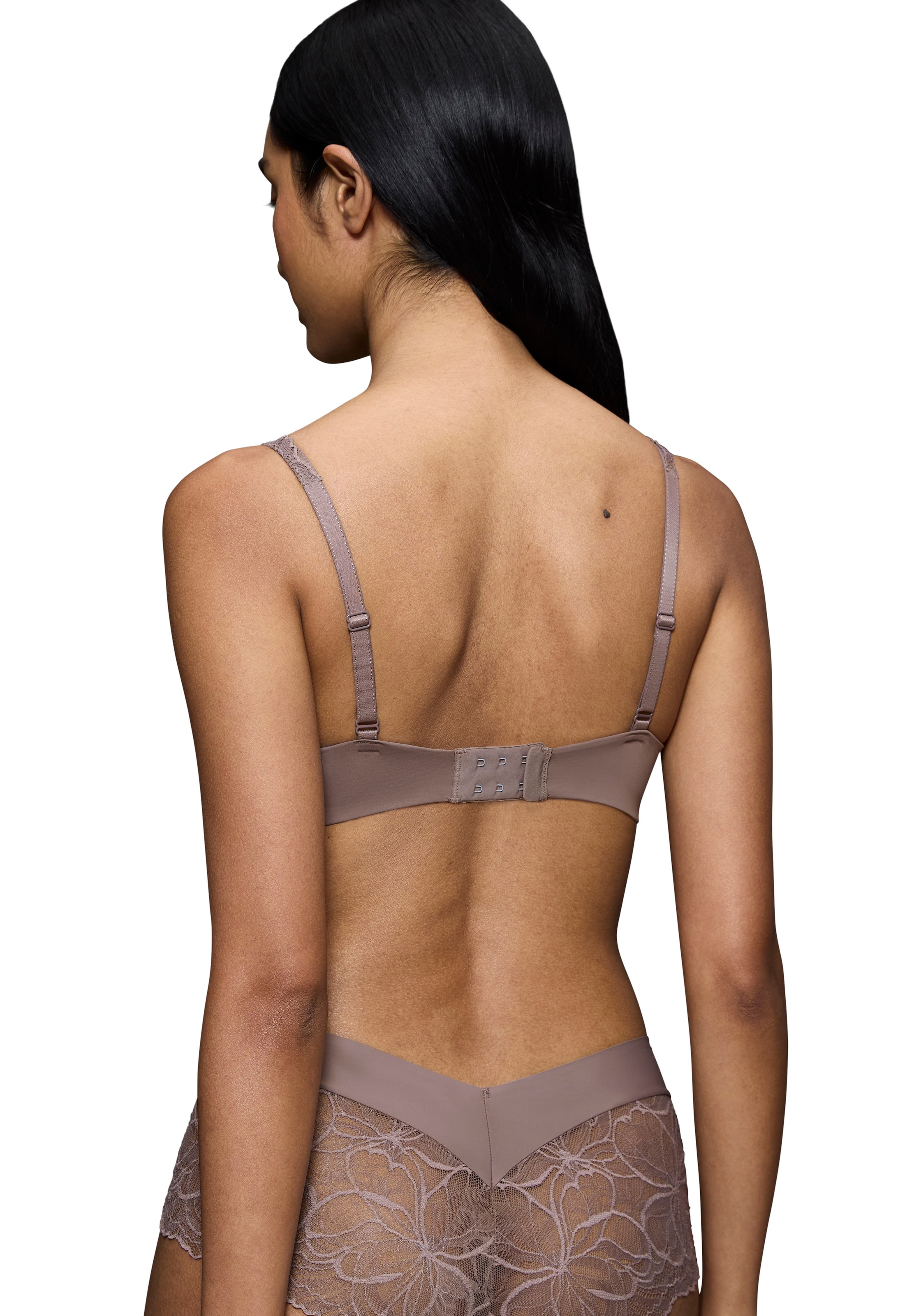 Triumph Balconette-BH »Body Make-Up Illusion Lace«, feine Stretch-Spitze, Microfaser, verstellbare Träger, weich, feminin