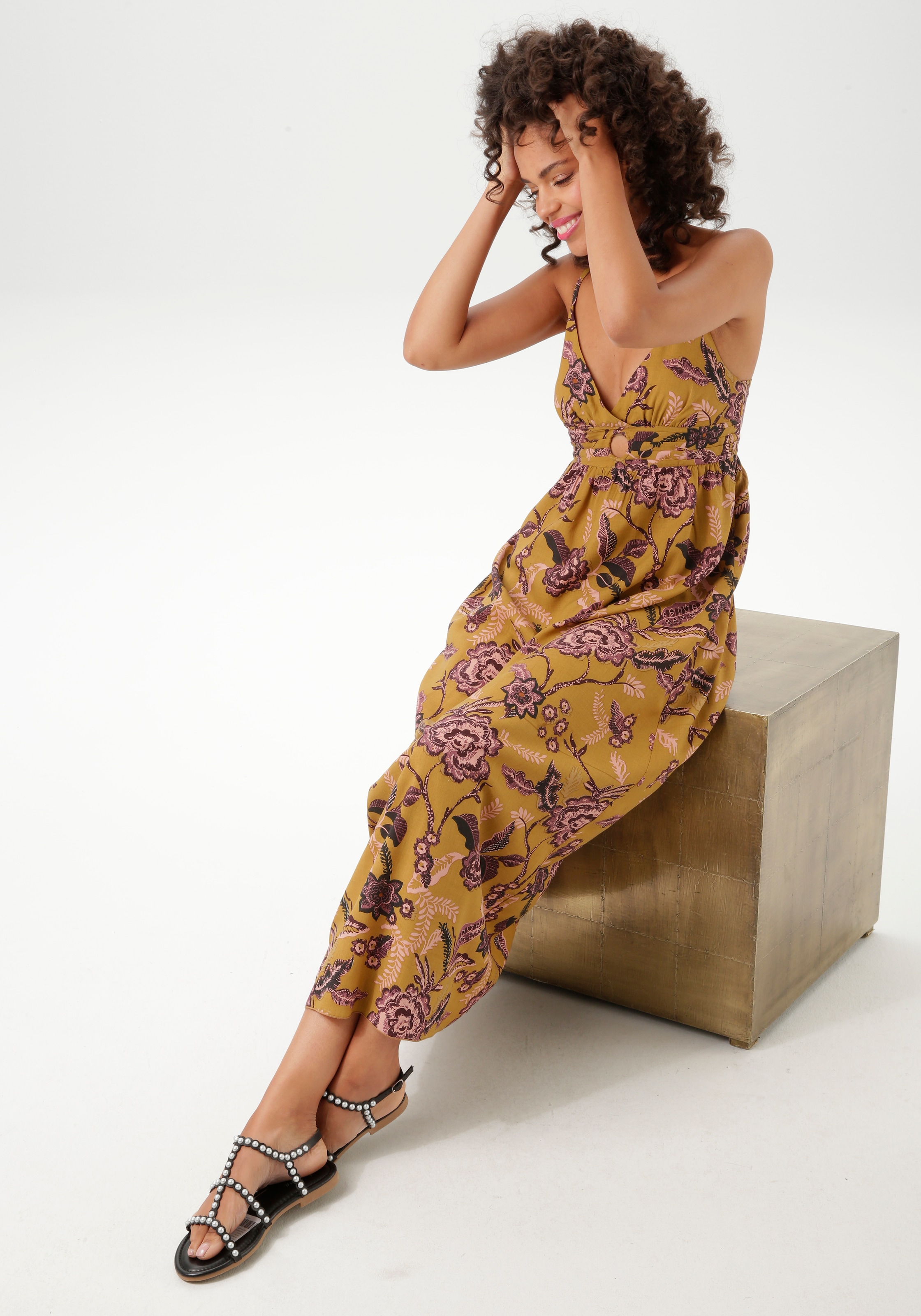 Aniston CASUAL Sommerkleid, mit farbharmonischen, grossflächigen Blumendruck