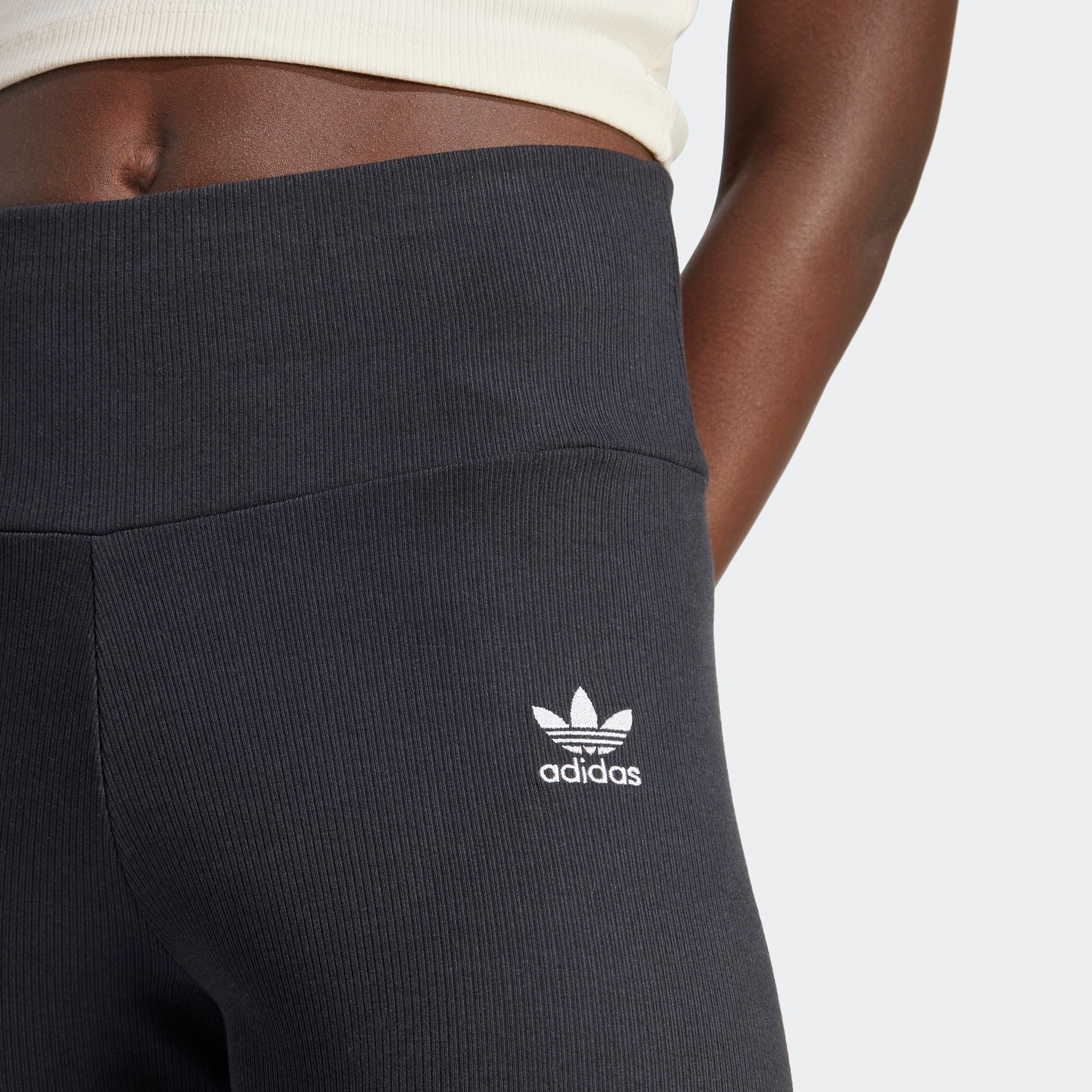 adidas Originals Leggings »ESS HW LEGGINGS«, (1 tlg.), weiche, stretchige Leggings mit hohem Bund