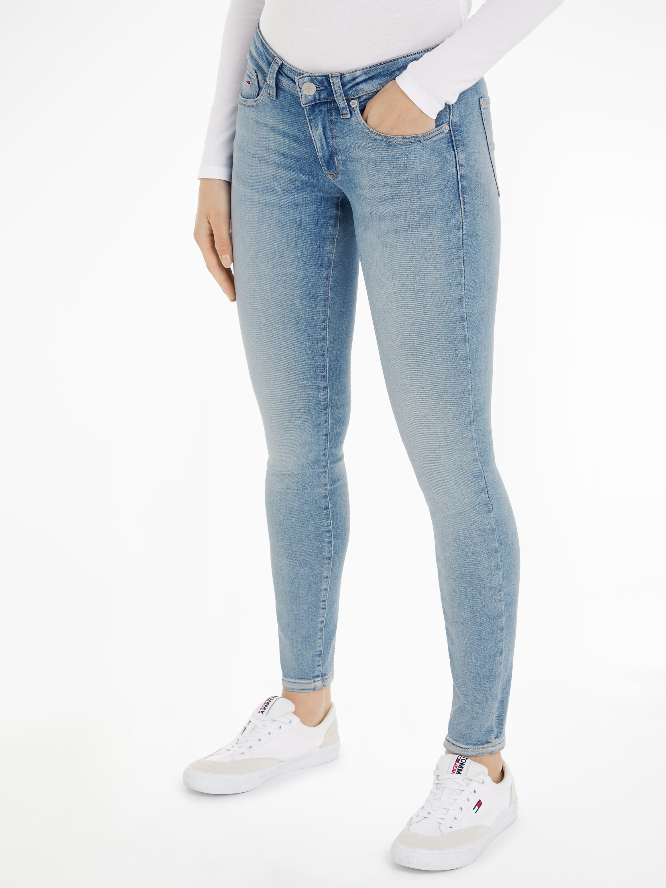 Tommy Jeans Skinny-fit-Jeans »Tommy Jeans Damenjeans Low Waist Skinny«, mit Waschung, Logo-Badge
