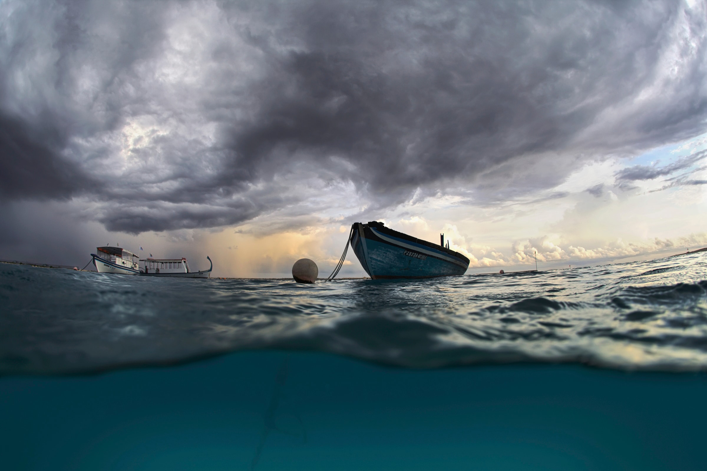 Papermoon Fototapete »Photo-Art ANDREY NARCHUK, DAS BOOT«