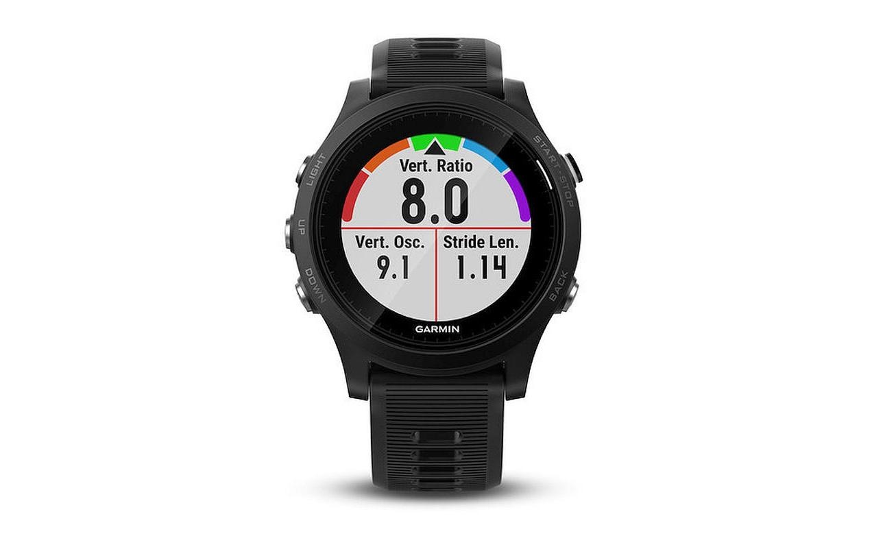 Garmin Fitnessuhr »GPS-Sportuhr Forerunner 935 Schwarz«,)