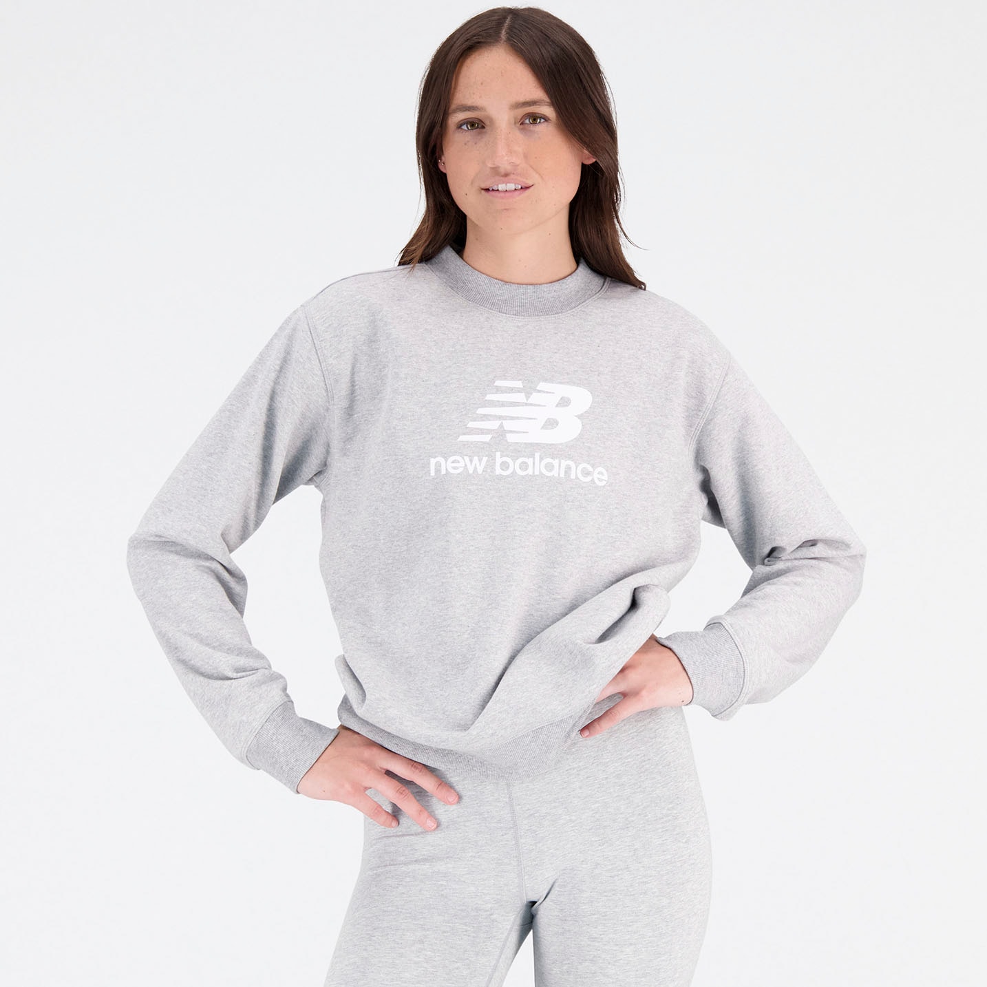 New Balance Sweatshirt »NB ESSENTIALS STACKED LOGO CREW« online bestellen  bei Jelmoli-Versand Schweiz