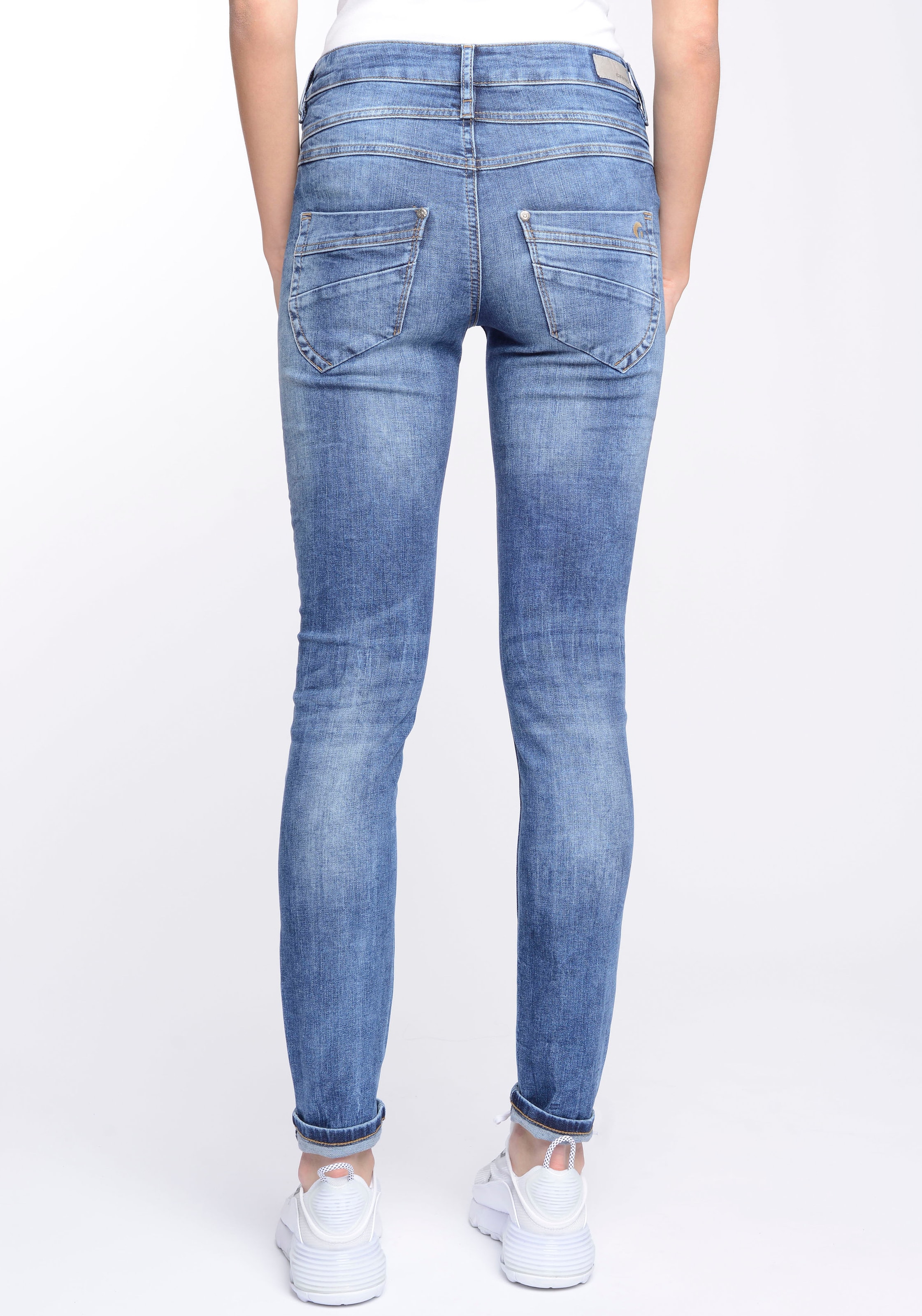 GANG Skinny-fit-Jeans »94MORA«, mit 3-Knopf-Verschluss und Passe vorne