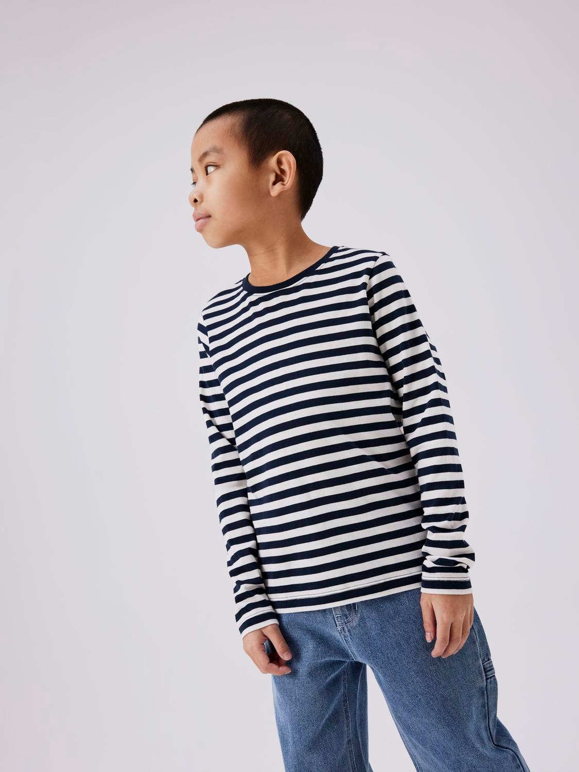 Name It Langarmshirt »NKMSALMO NREG LS TOP NOOS« im tollen Ringel-Look