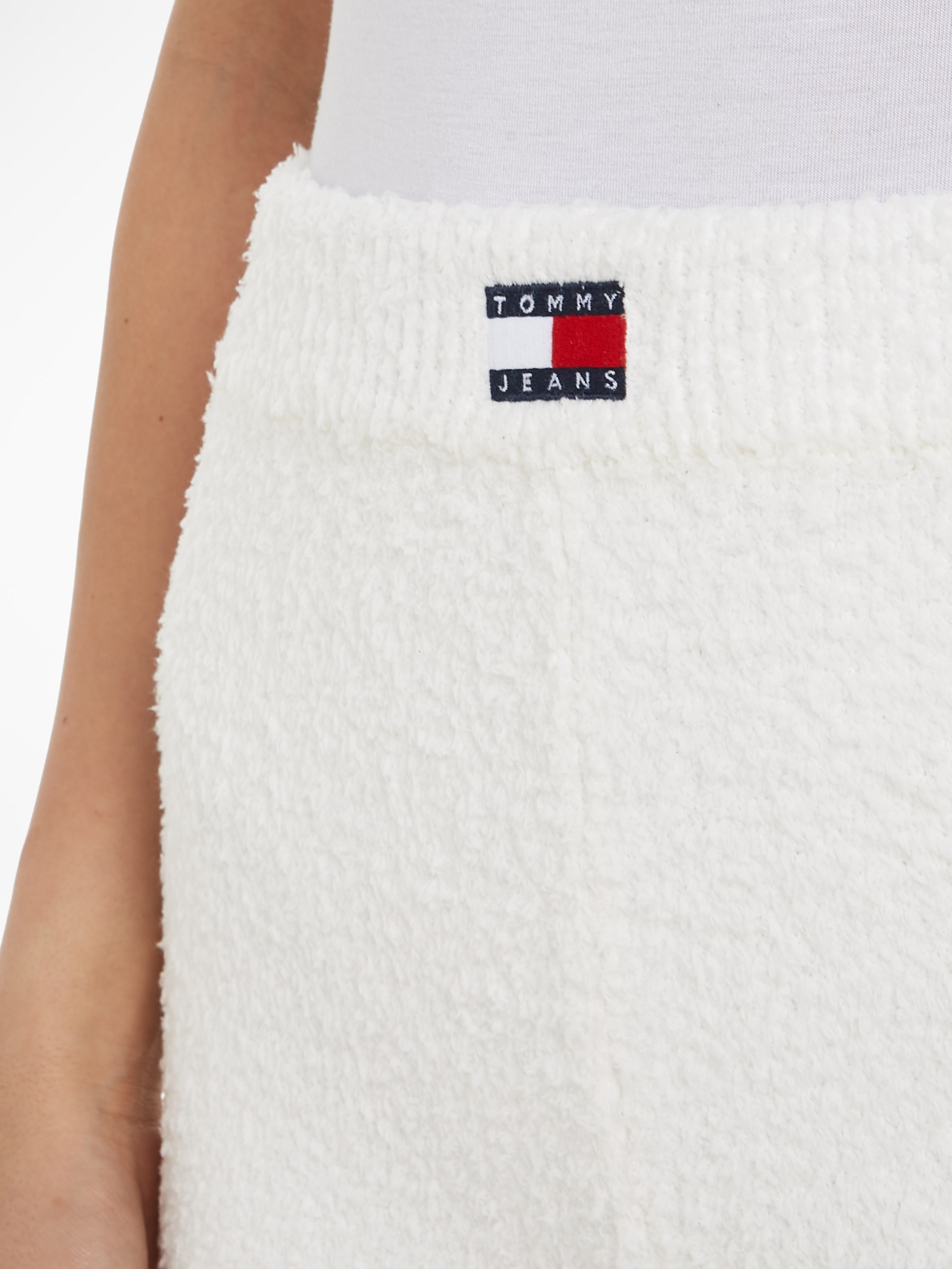 Tommy Jeans Shorts »TJW BADGE KNIT SHORTS«, mit Tommy-Jeans Flagge