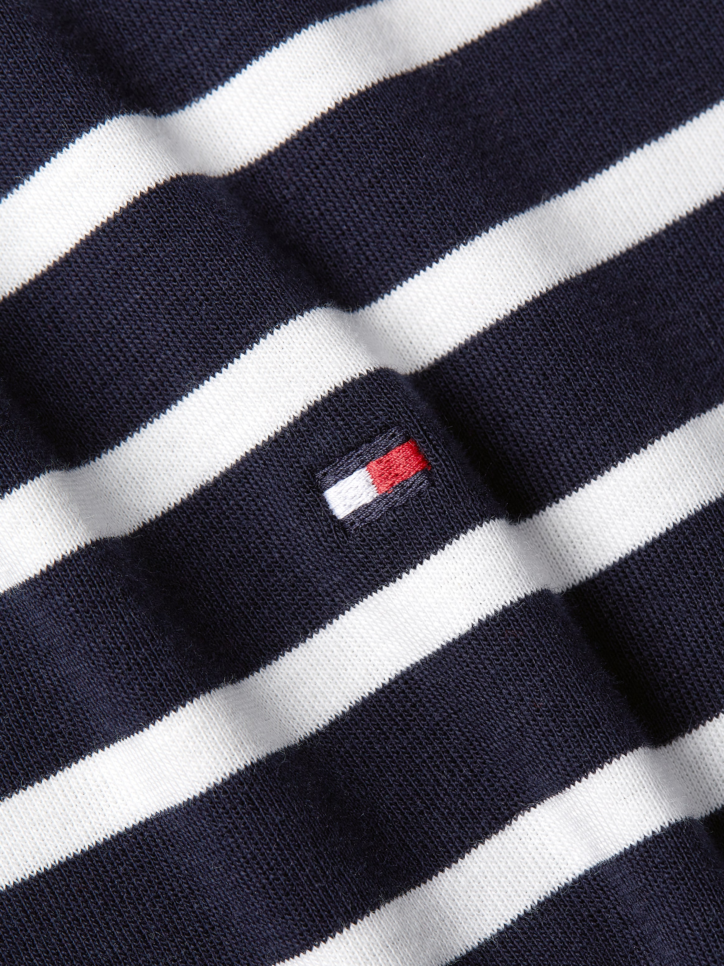 Tommy Hilfiger T-Shirt »SLIM CODY C-NK SS«, mit Logostickerei