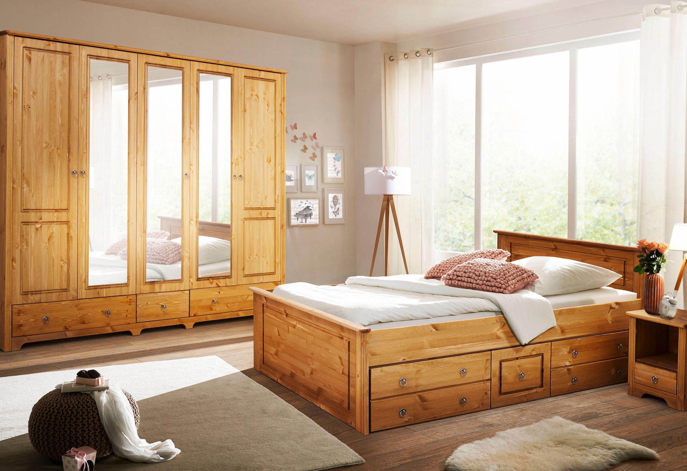 Home affaire Schlafzimmer-Set »Hugo«, (Set, 4 St.), Bett 180x200 cm, 5-trg  Kleiderschrank und 2 Nachttische