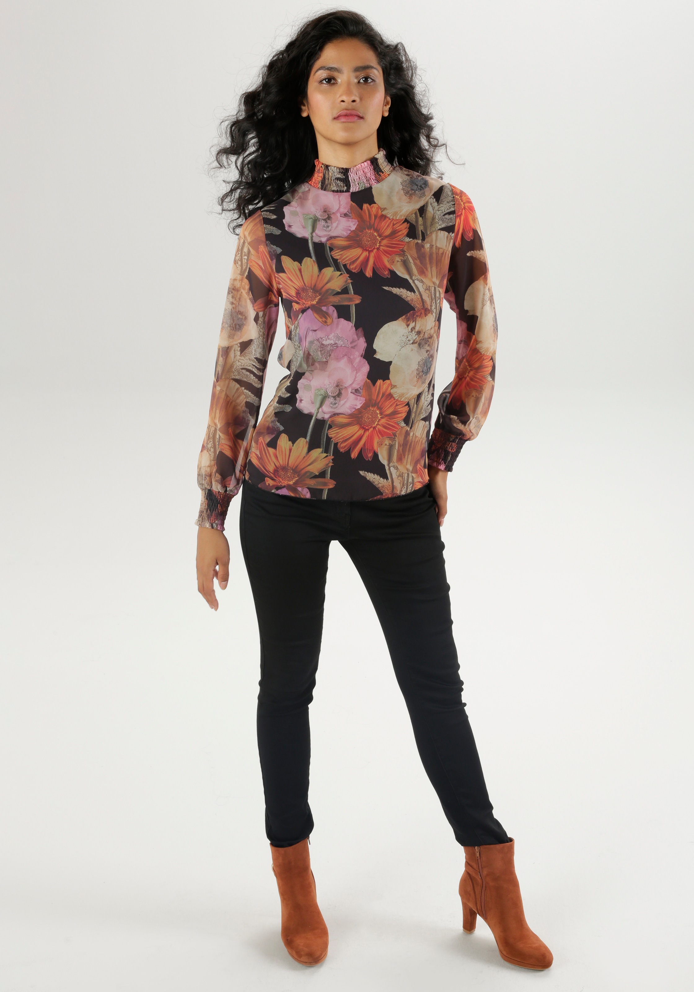 Aniston SELECTED Chiffonbluse, mit romantischem Blumendruck