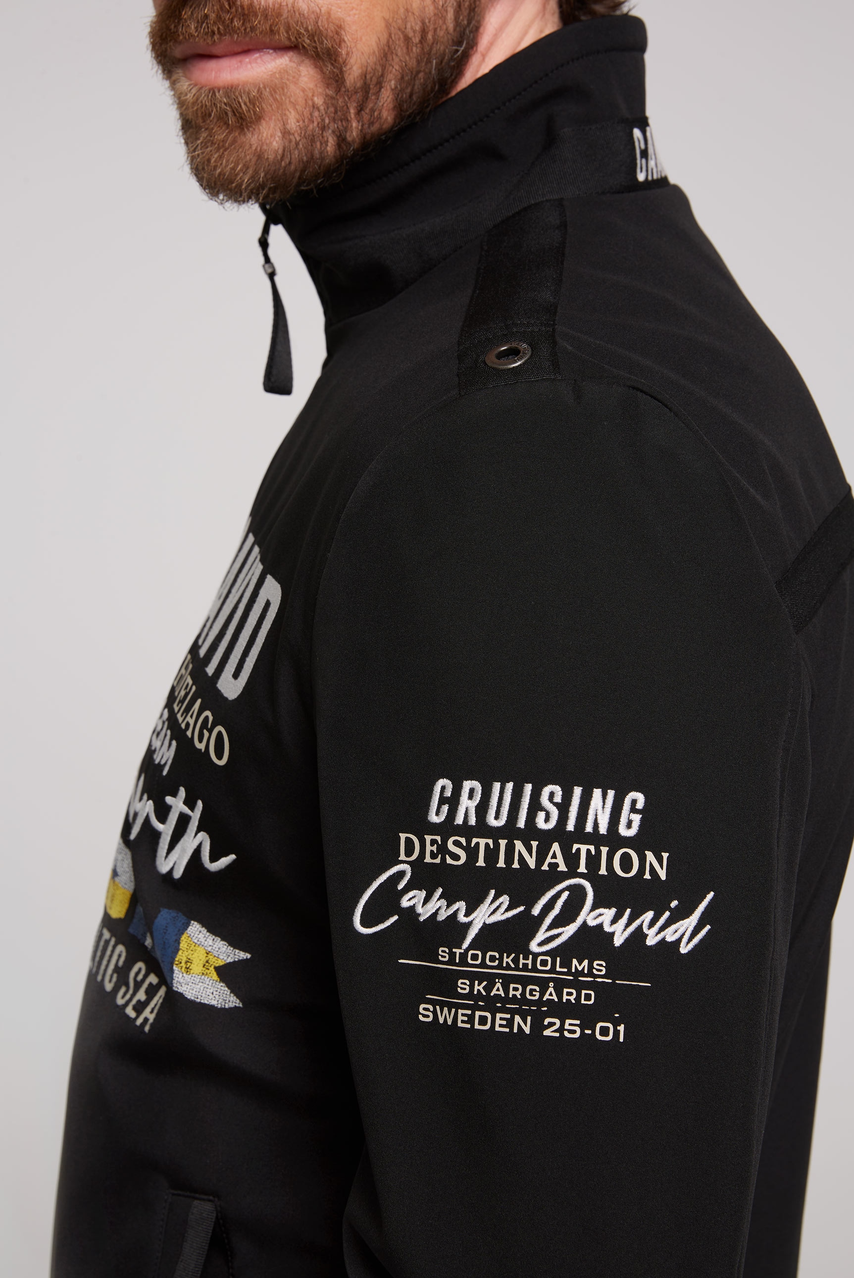 CAMP DAVID Softshelljacke, ohne Kapuze, mit Stehkragen und Logo-Prints und Stickereien