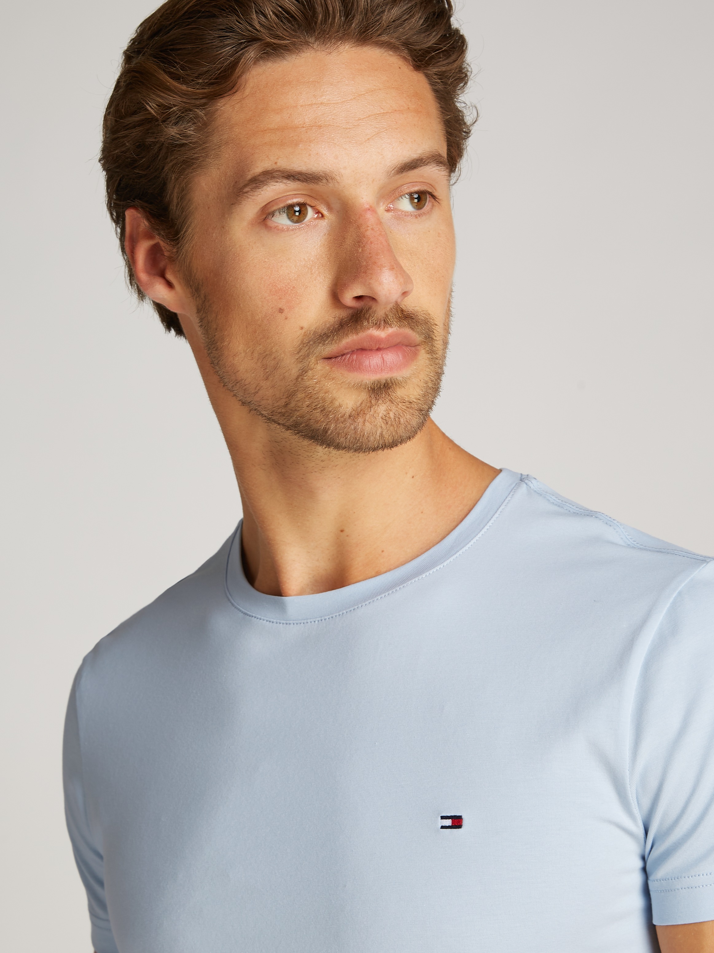 Tommy Hilfiger T-Shirt »STRETCH SLIM FIT TEE«, mit Rundhalsausschnitt