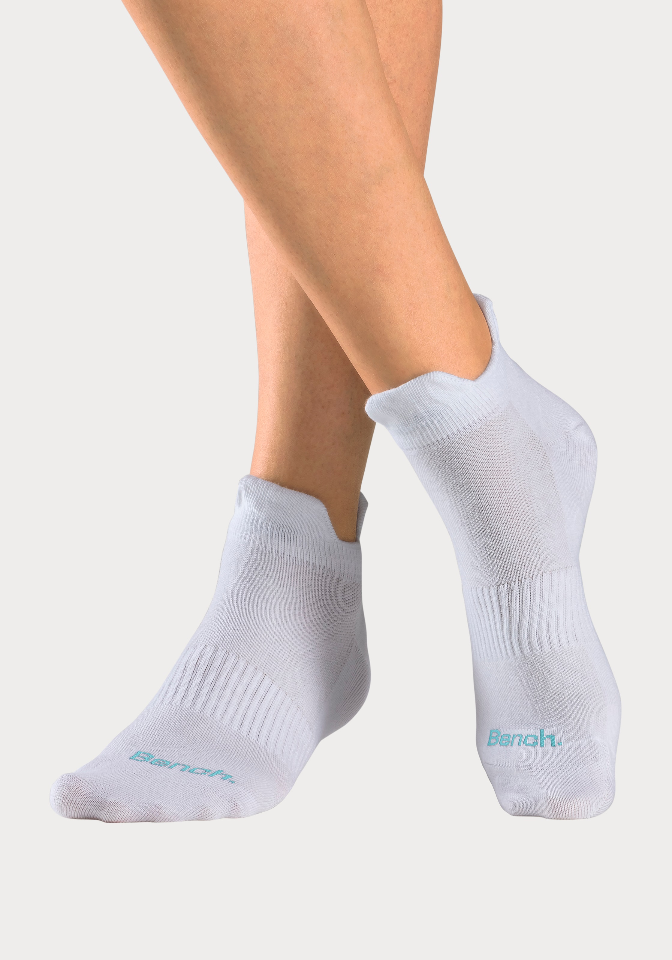 Bench. Sneakersocken, (Packung, 6 Paar), mit feiner Mesh Konstruktion und Mittelfussgummi