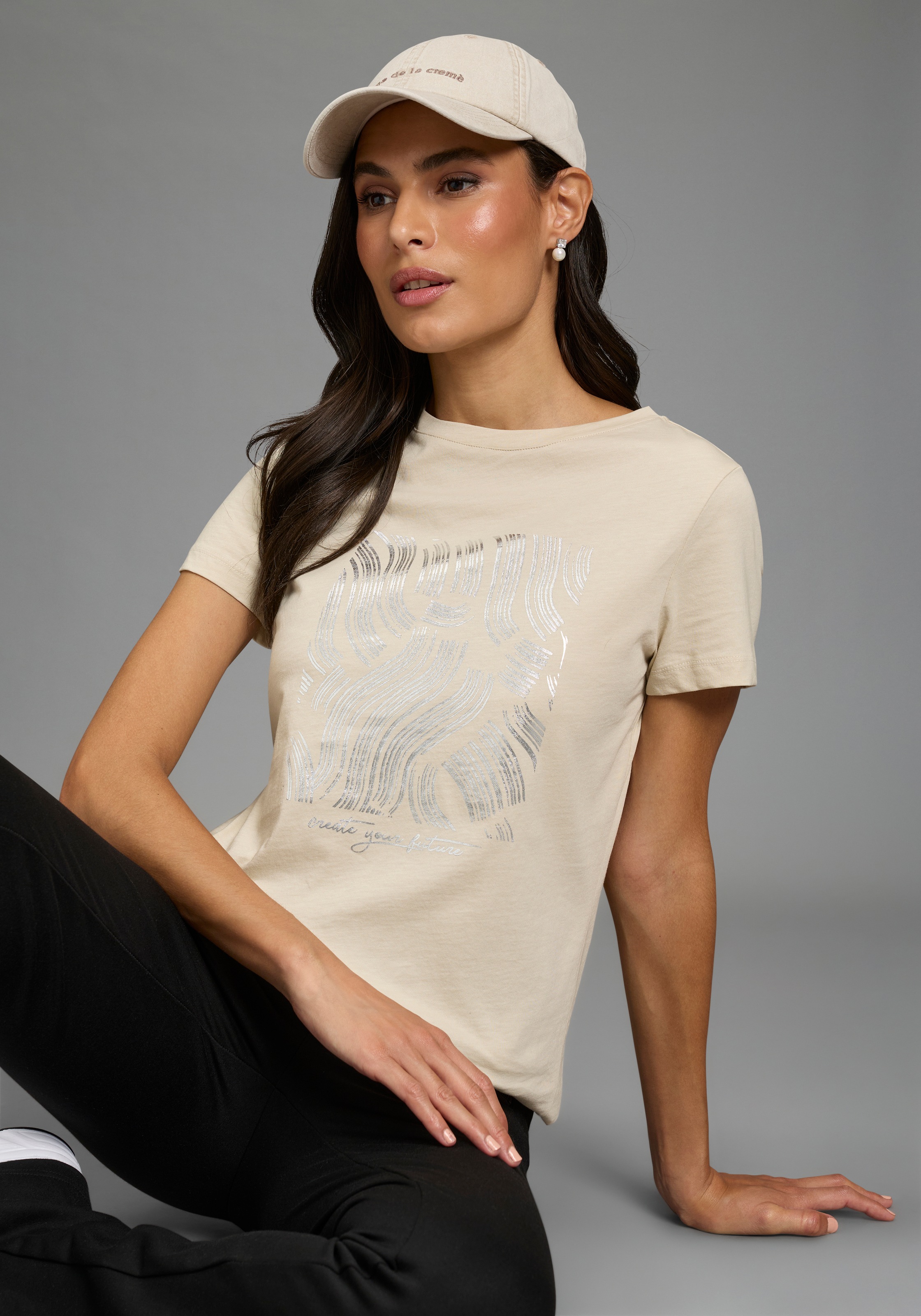 Laura Scott T-Shirt mit schimmerndem Folienprint, hüftlange Basic-Passform