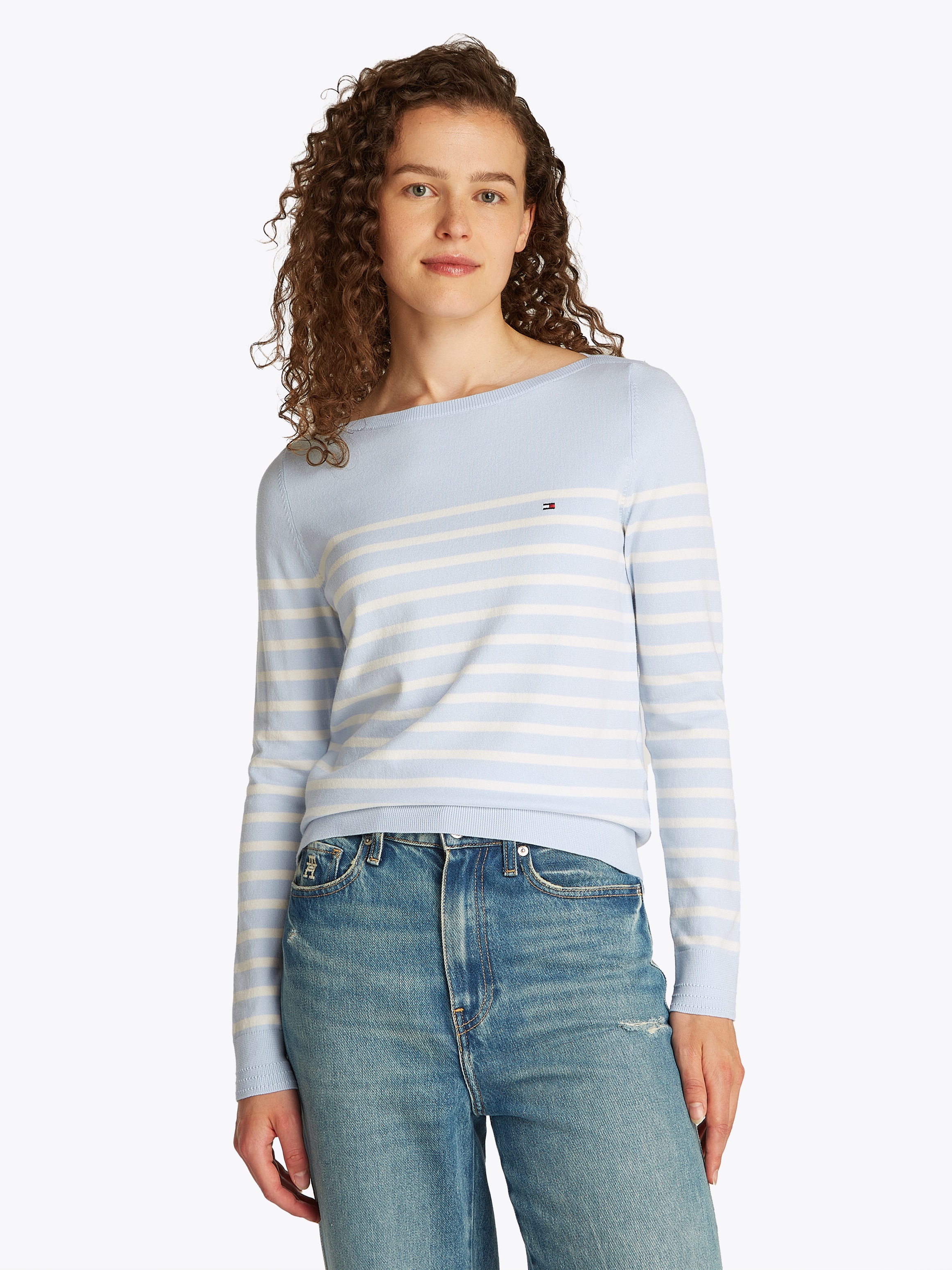 Tommy Hilfiger Strickpullover »CO JERSEY STITCH BOAT-NK SWEATER« mit Tommy Hilfiger Logo-Flag am Ärmel