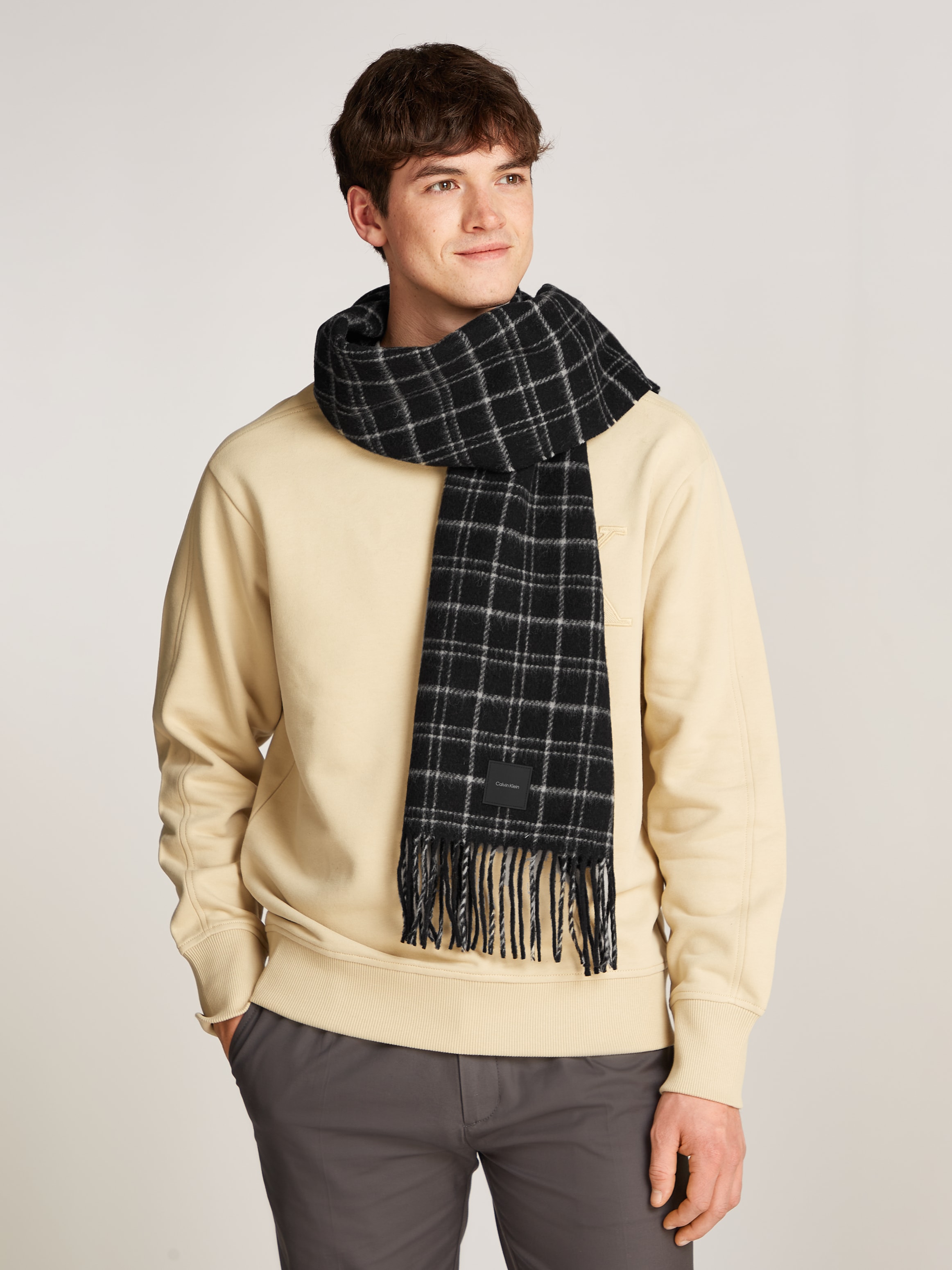 Calvin Klein Schal »MINI CHECK WOOL SCARF«, mit Logopatch