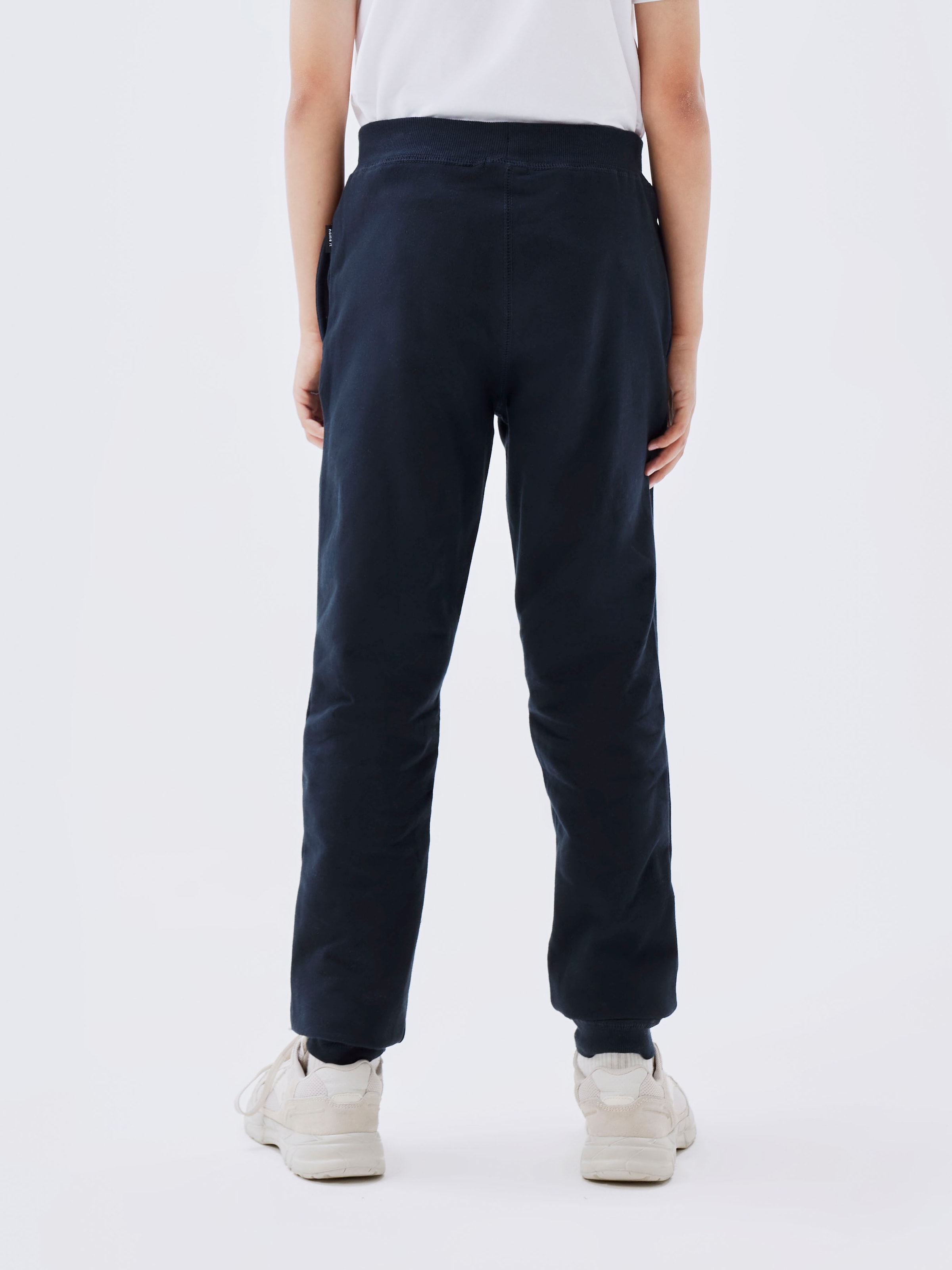Name It Trainingshose »NKMSWEAT für Jungen mit verstellbarem Bund und Kordelzug«, unifarben, casual, regular fit, Baumwollmix, Rundhals