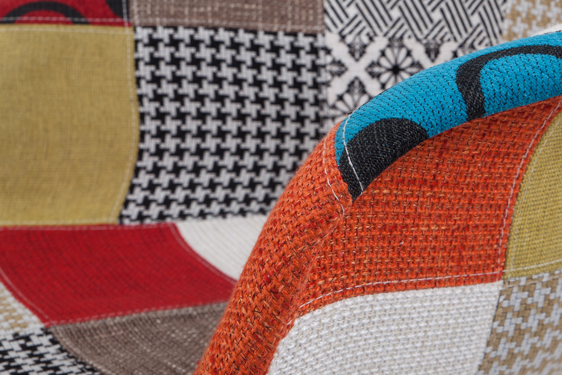 Kayoom Polsterstuhl »Stuhl Dave 110 2er-Set Multi, bequemer Stuhl mit Patchwork-Muster«, (Set), 2 St., stilvoll, elegant, elegante Naturholzbeine, attraktive Farbkombination