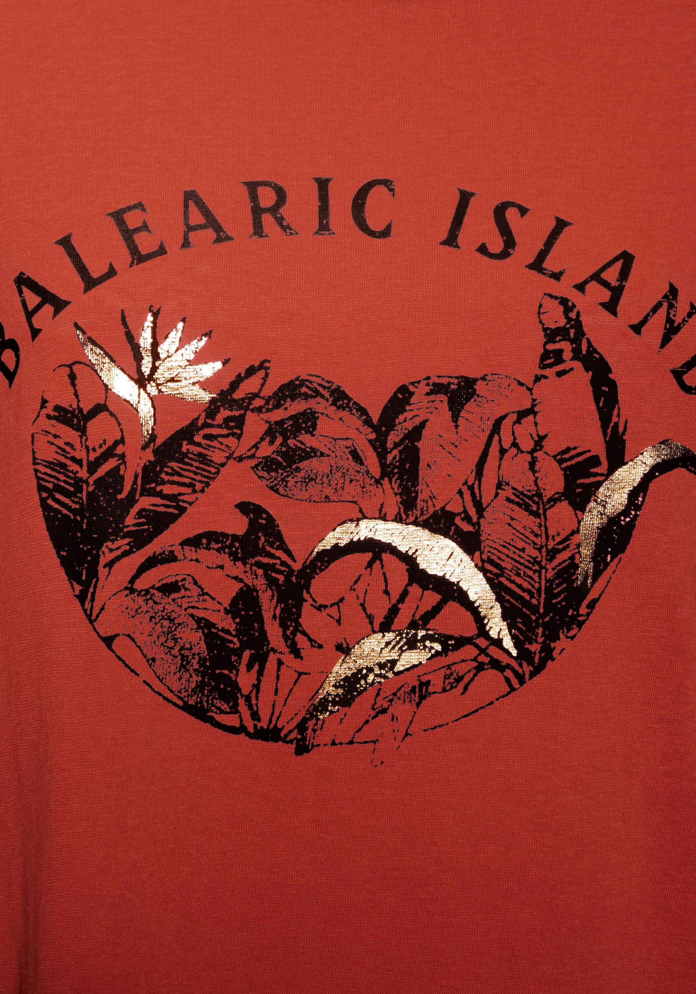 Vivance T-Shirt »mit schimmerndem Frontprint«, aus weicher Baumwoll-Qualität