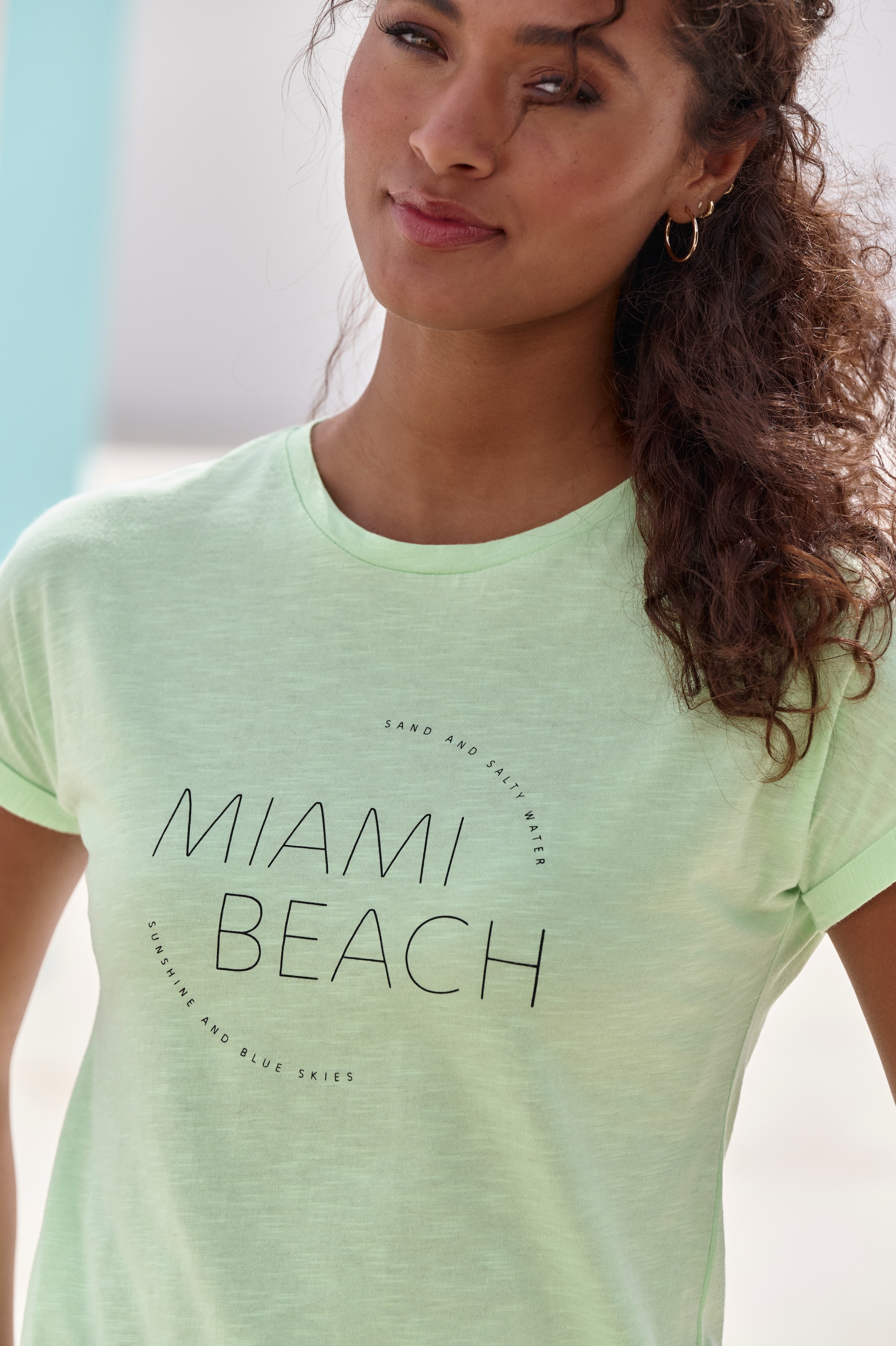 Vivance T-Shirt »mit modischem Frontprint«, aus weicher Baumwoll-Qualität