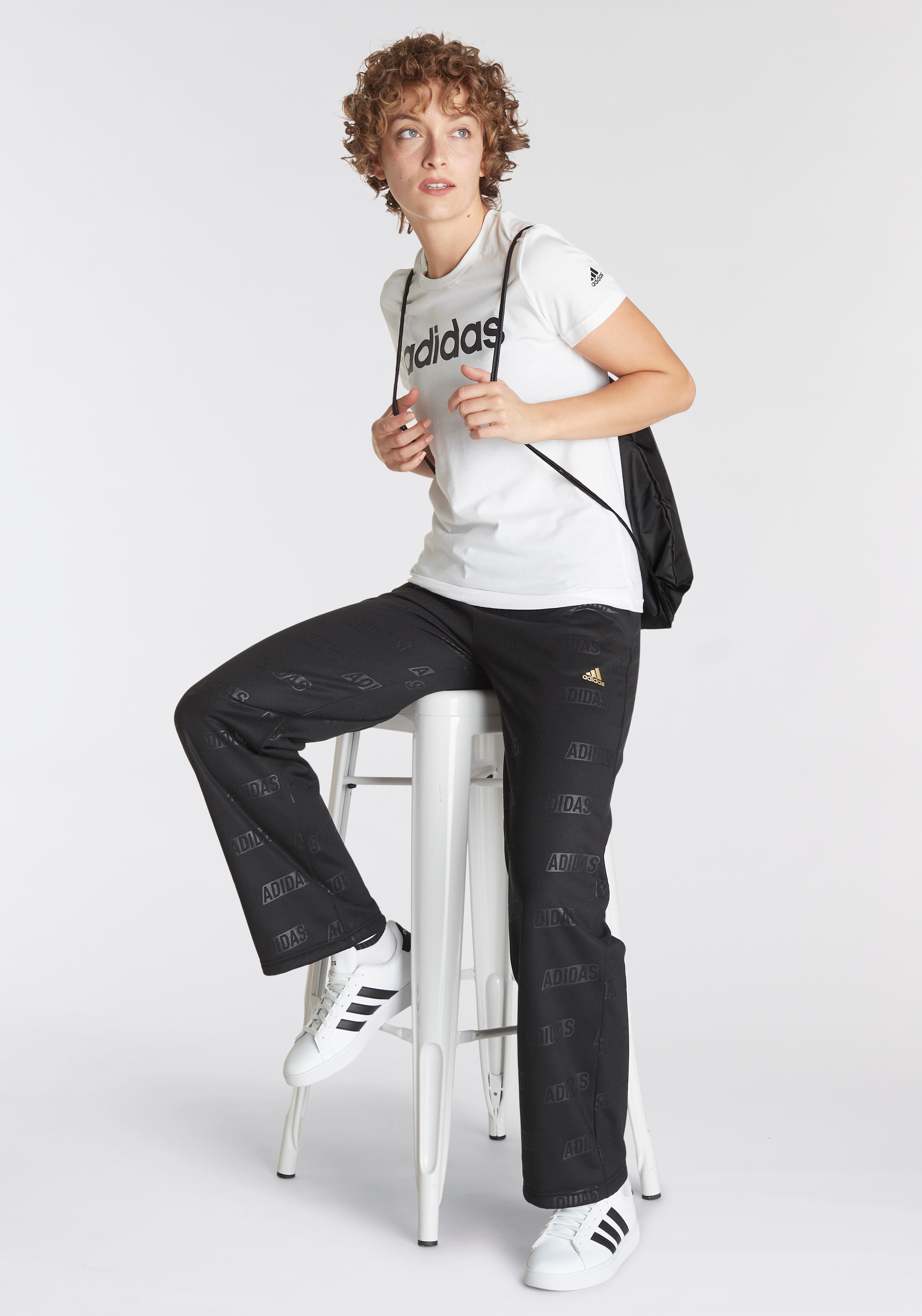 adidas Sportswear online kaufen SLIM ESSENTIALS Schweiz »LOUNGEWEAR Jelmoli-Versand T-Shirt bei LOGO«